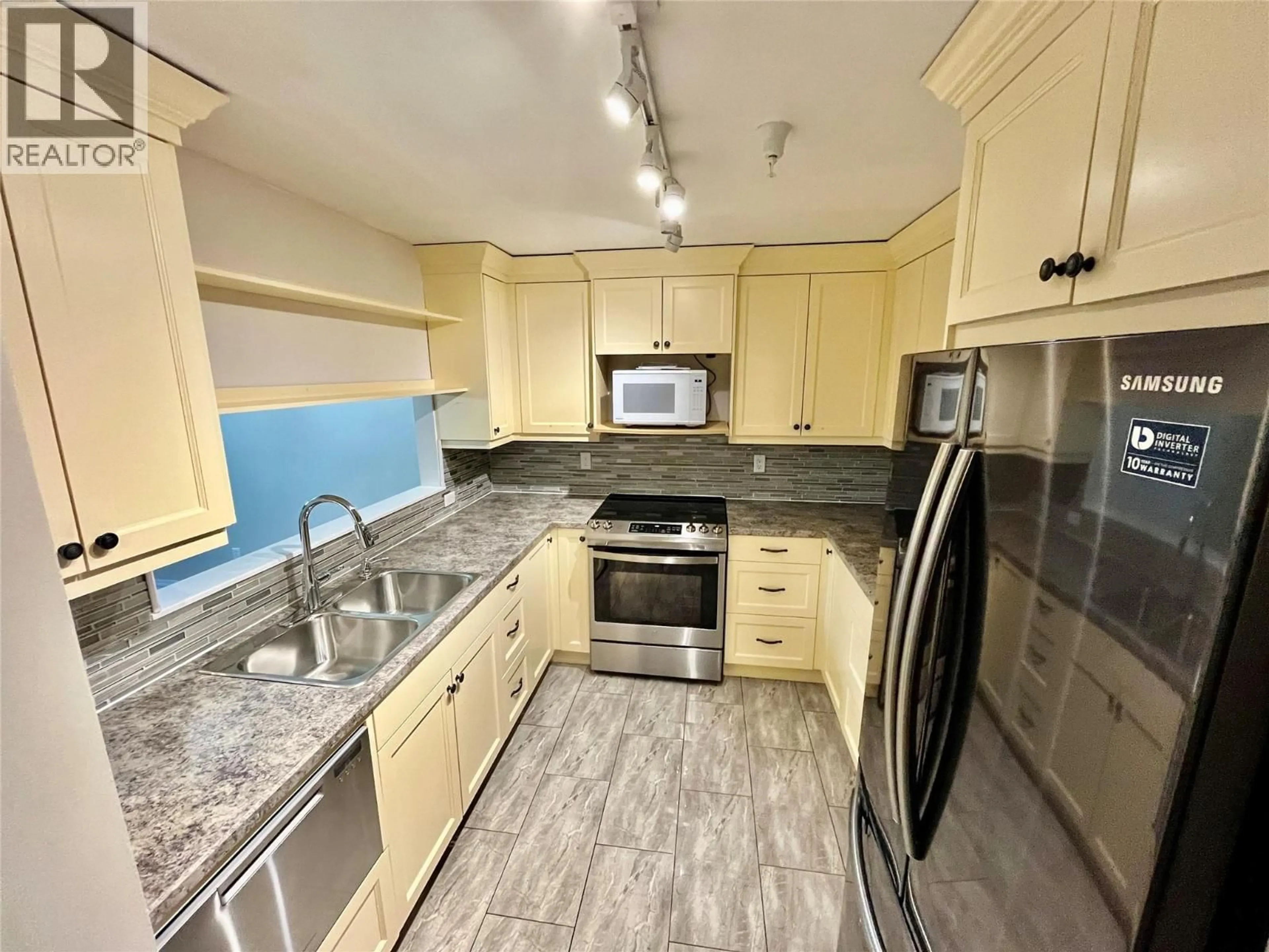 Standard kitchen, unknown for 230 - 1045 SUTHERLAND AVENUE, Kelowna British Columbia V1Y5Y1