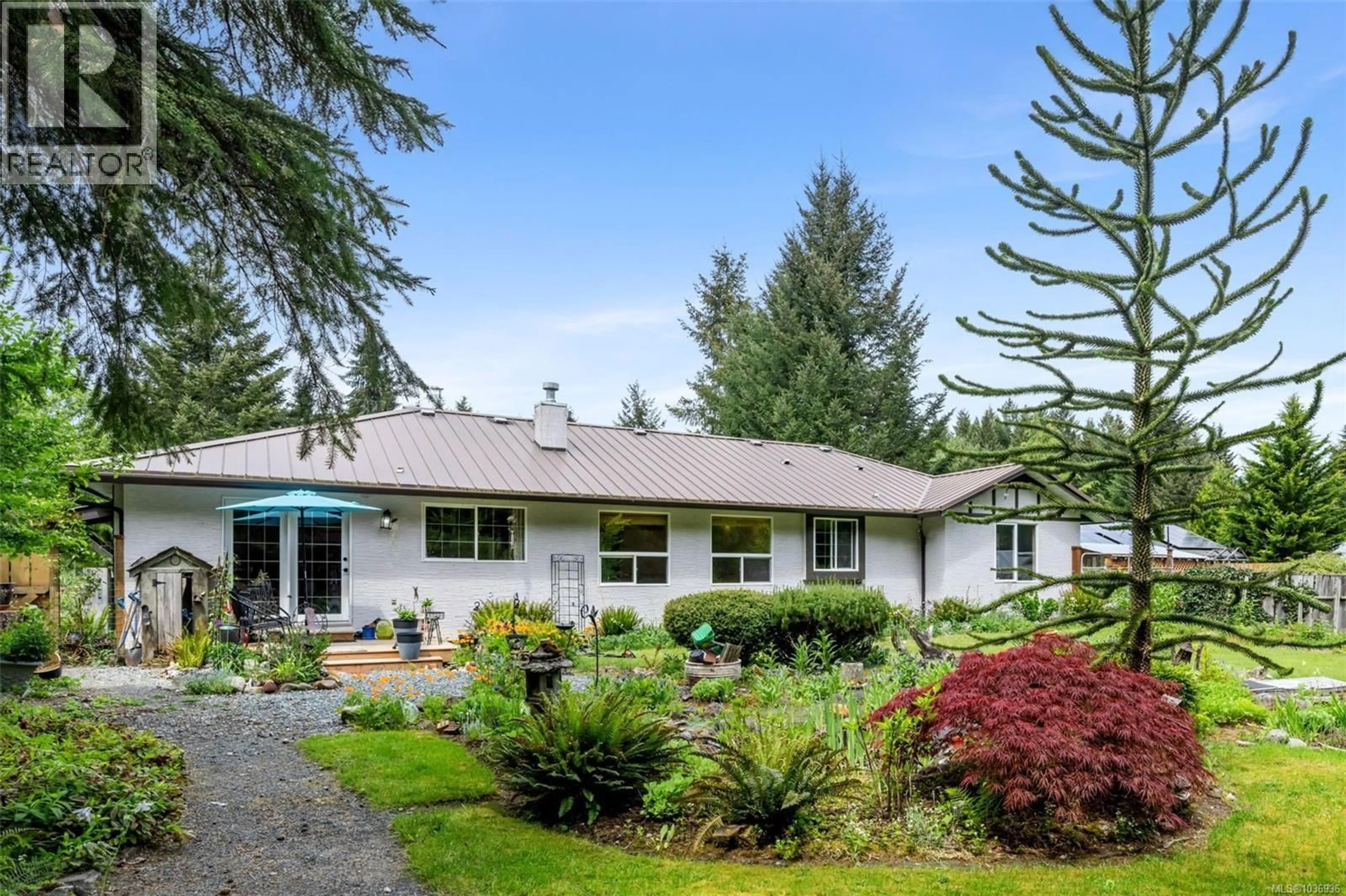 Home with vinyl exterior material, unknown for 6745 WALL STREET, Honeymoon Bay British Columbia V0R1Y0