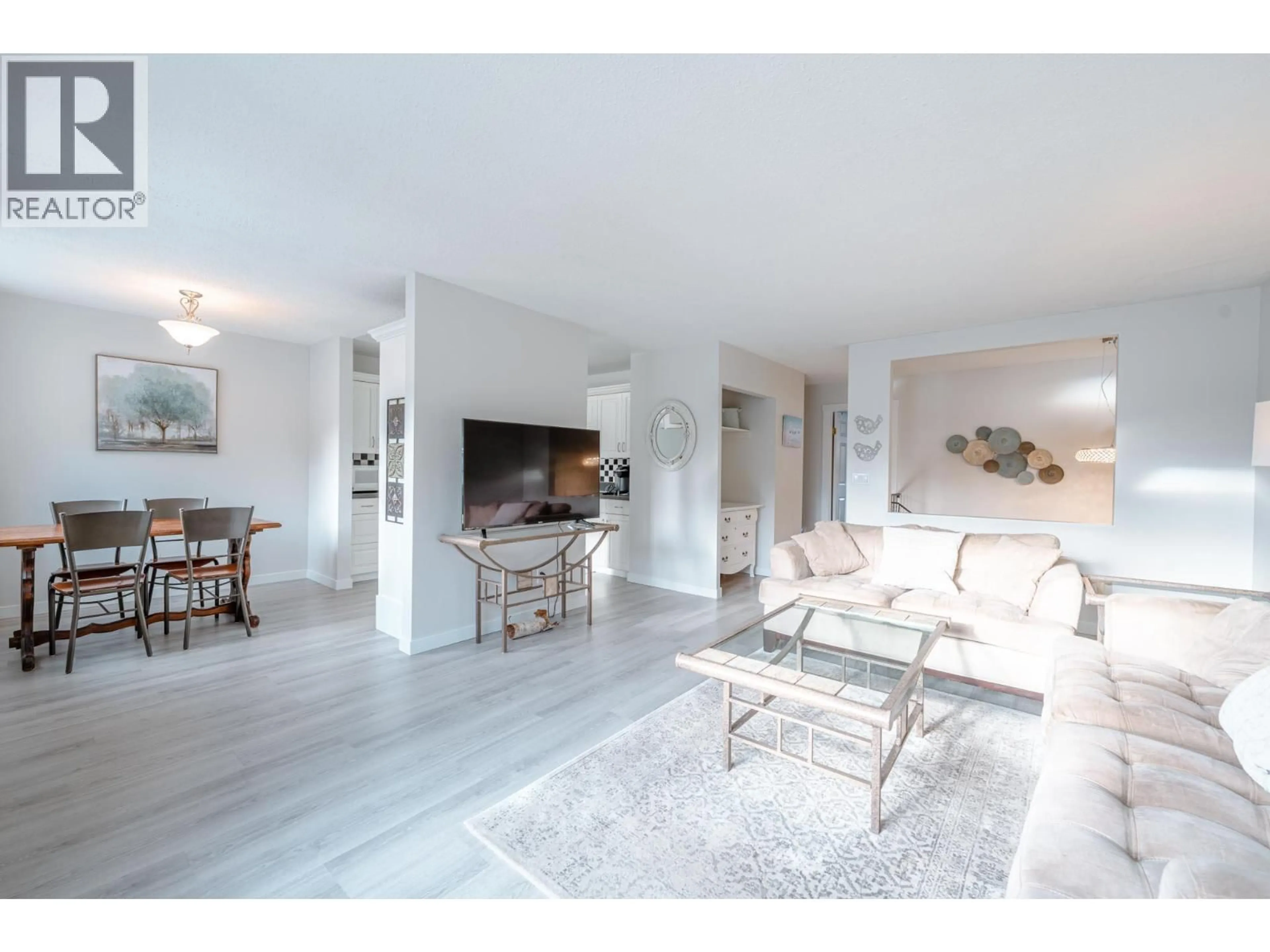 Living room with furniture, unknown for 255 VIERS CRESCENT, Revelstoke British Columbia V0E2S0