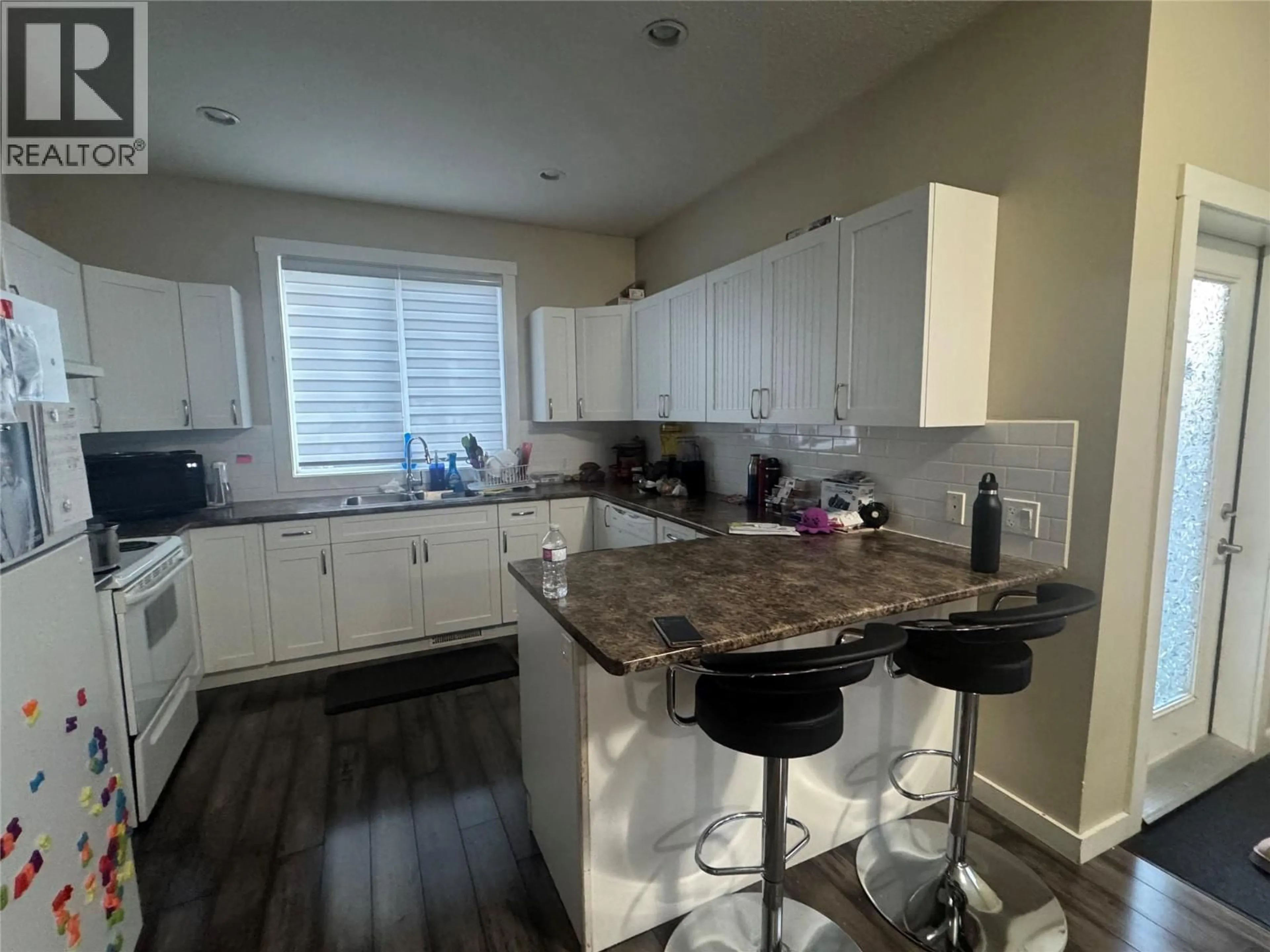 Open concept kitchen, unknown for 8716 17 STREET, Dawson Creek British Columbia V1G0H1