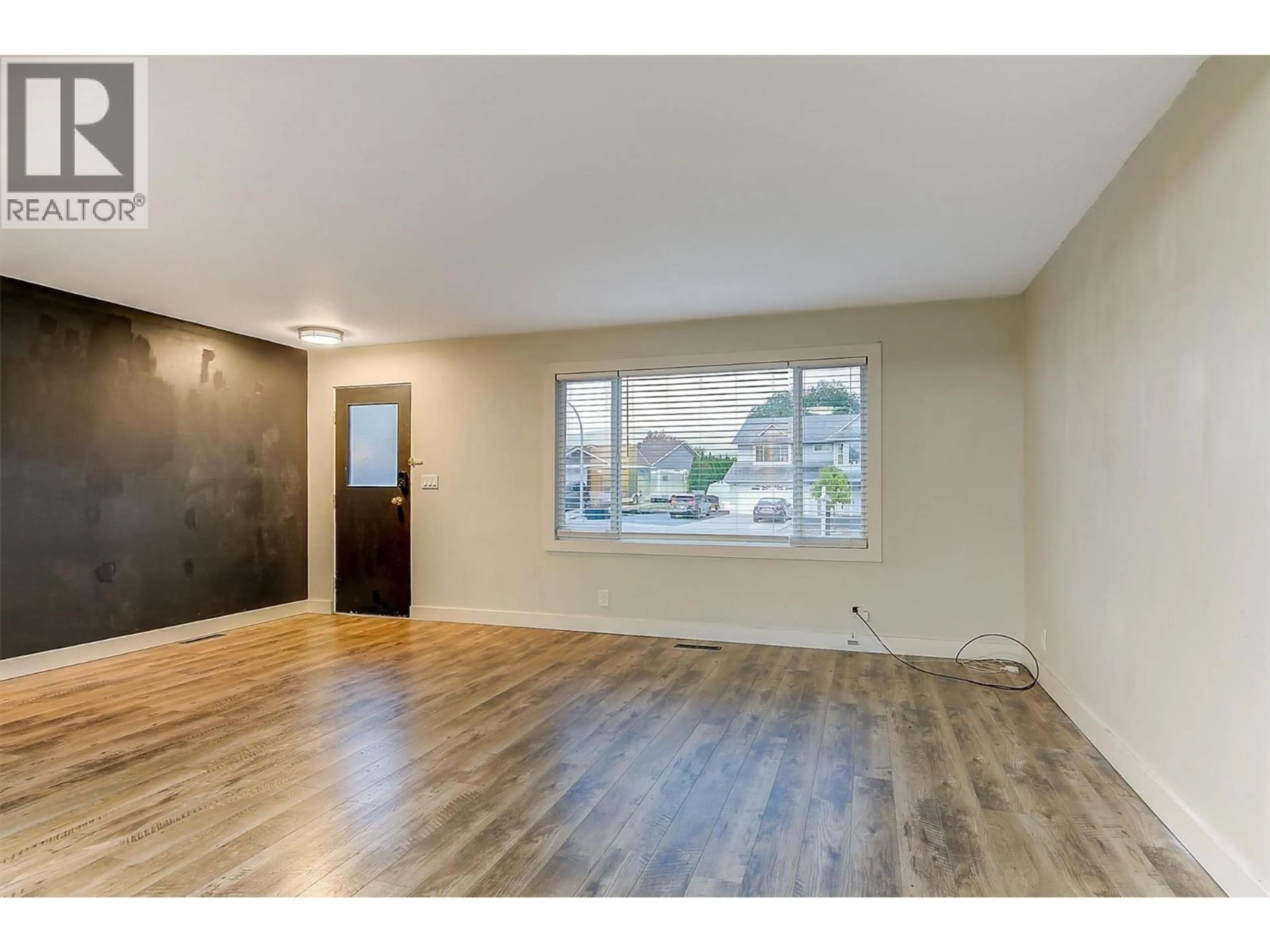 A pic of a room for 880 HOLLYDELL ROAD, Kelowna British Columbia V1X1L7