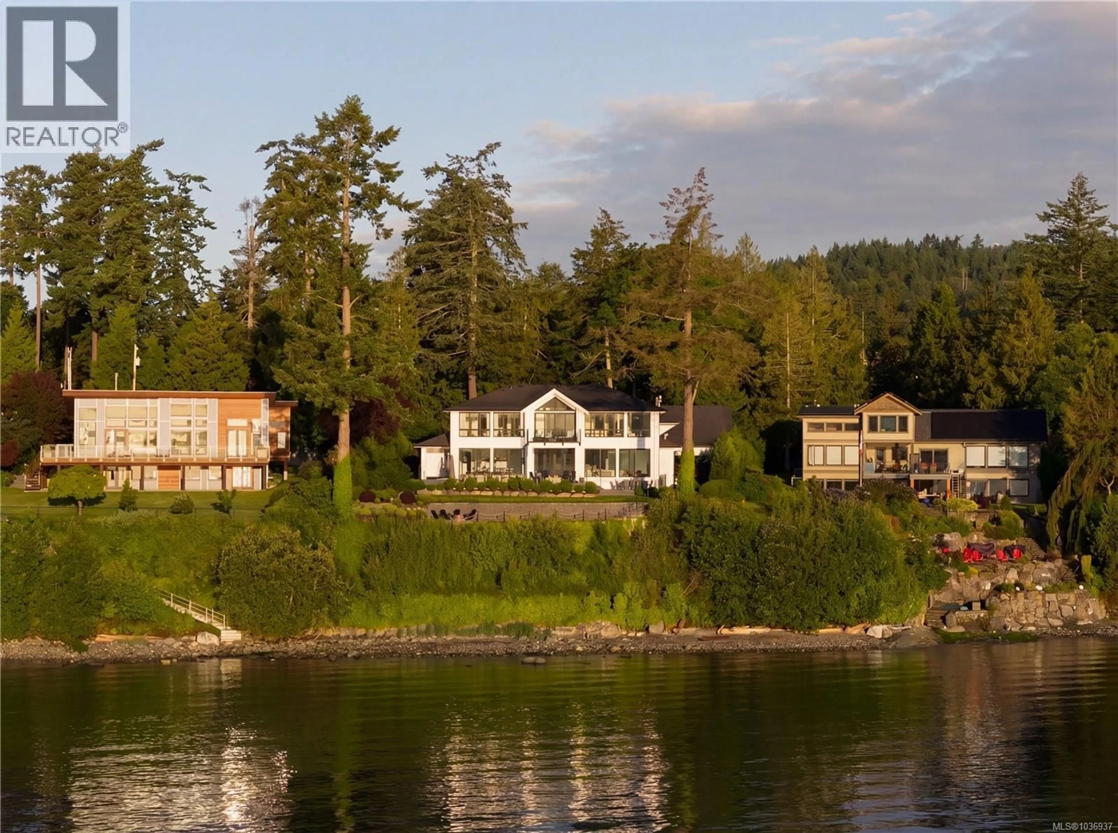 Patio, water/lake/river/ocean view for 8425 LOCHSIDE DRIVE, Central Saanich British Columbia V8M1T9