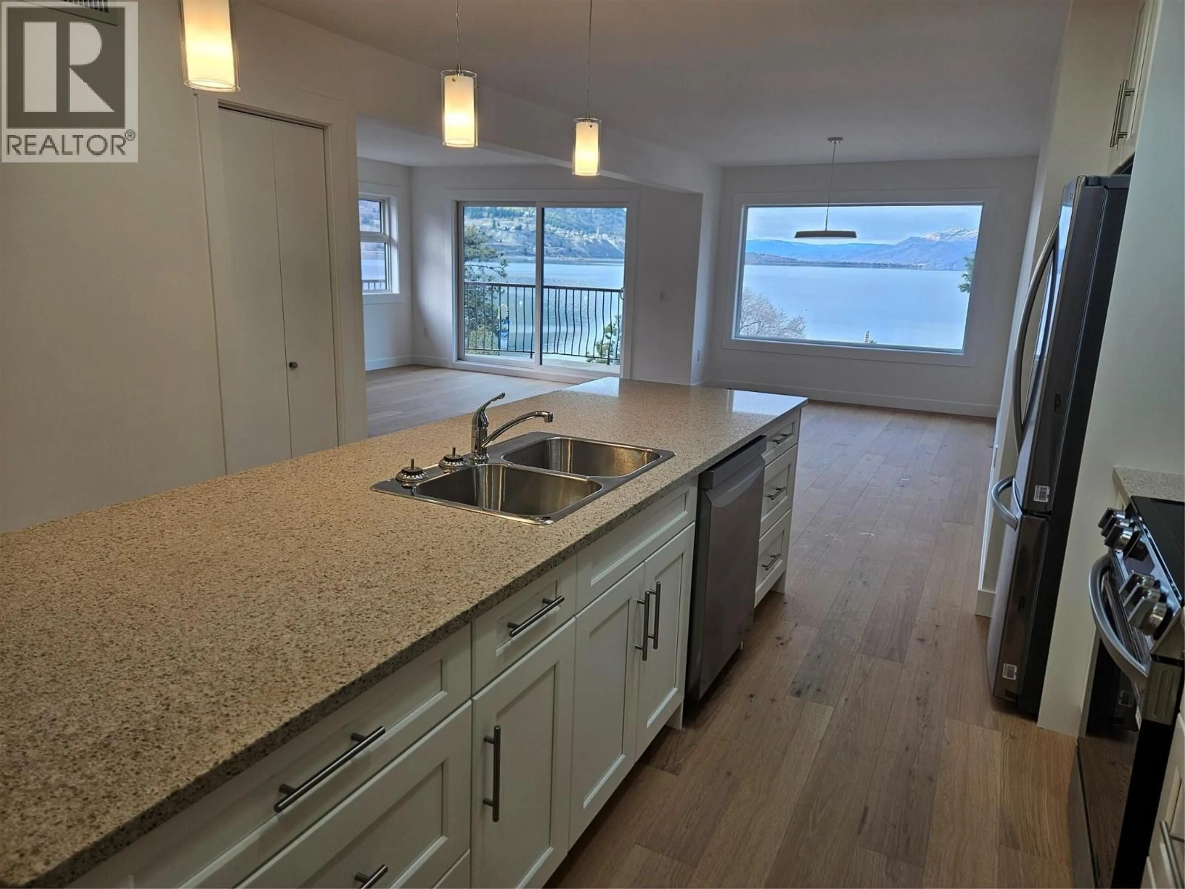 Open concept kitchen, unknown for 402 - 578 LAKESHORE DRIVE, Penticton British Columbia V2A1B9