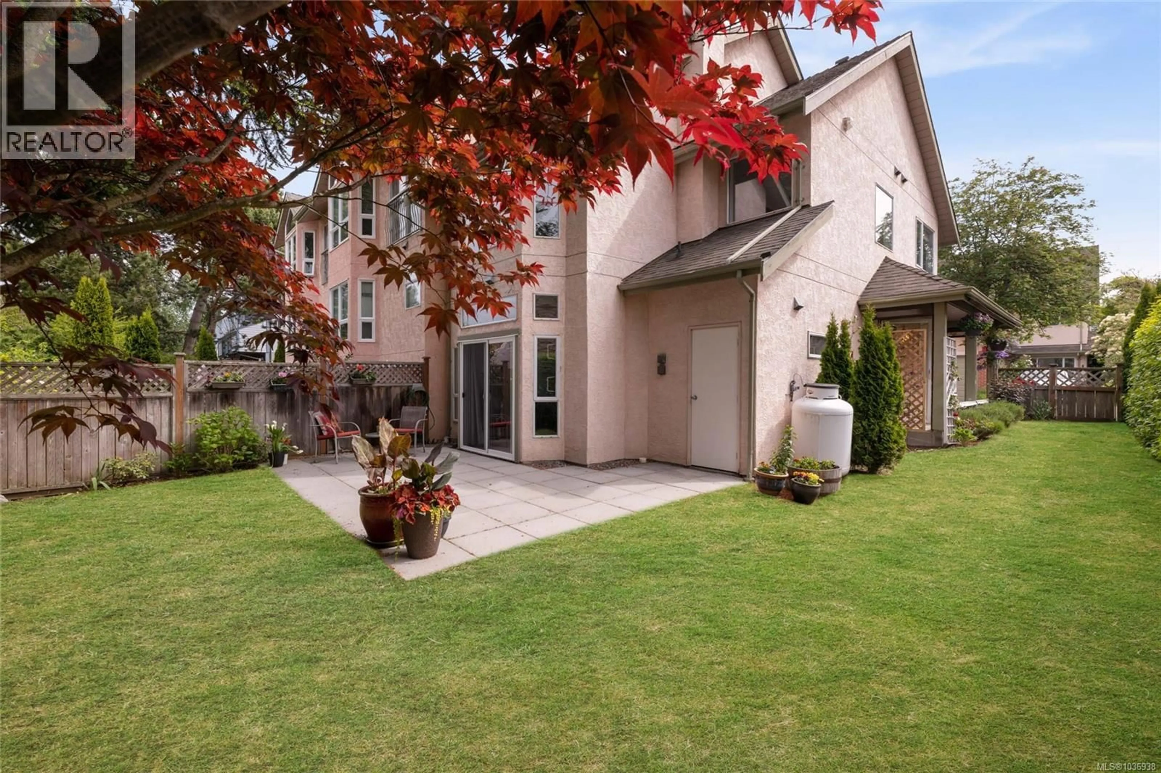Patio, street for 5 - 216 RUSSELL STREET, Victoria British Columbia V9A3X2