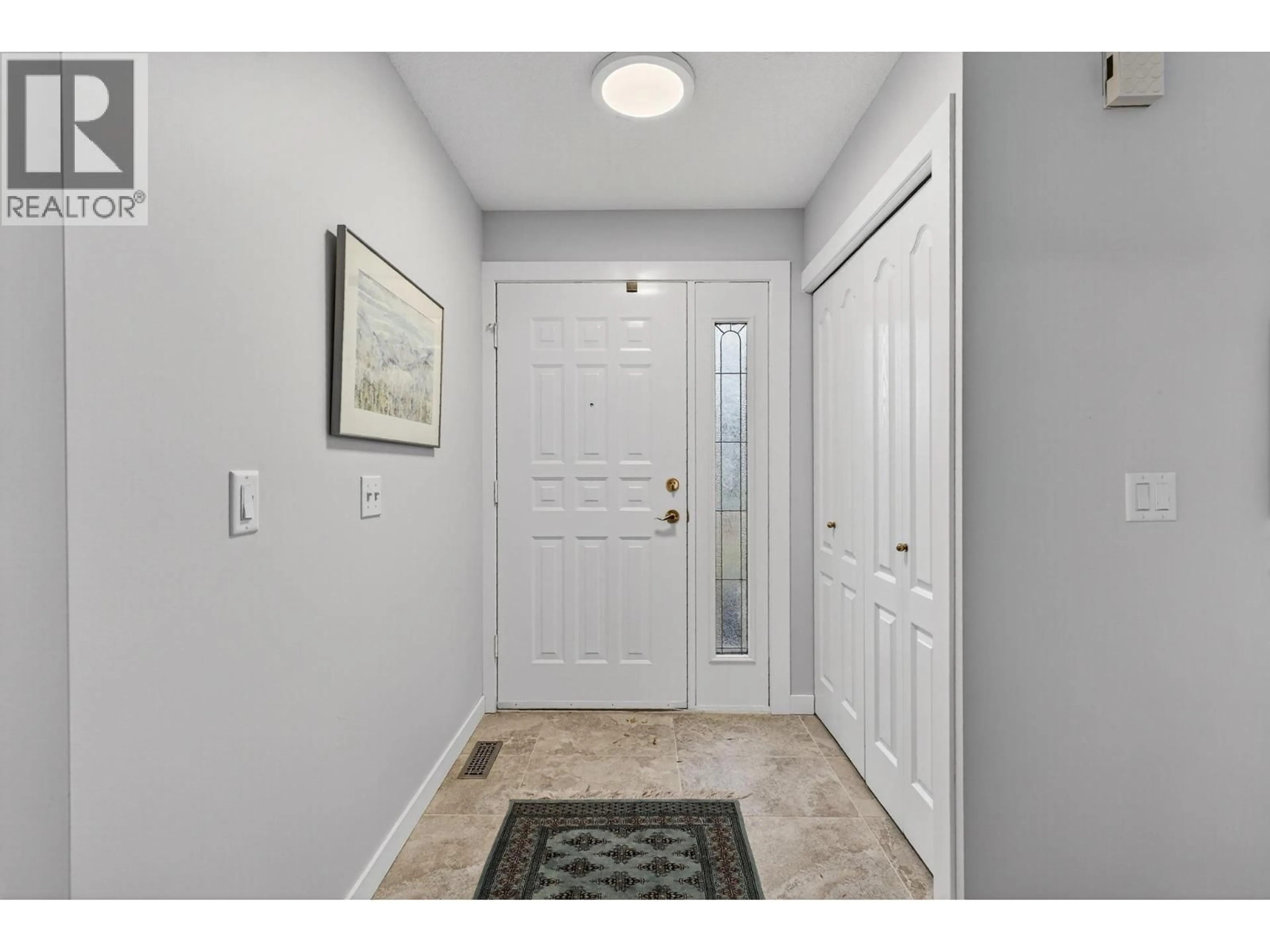 Indoor entryway for 81 - 1201 CAMERON AVENUE, Kelowna British Columbia V1W3R9
