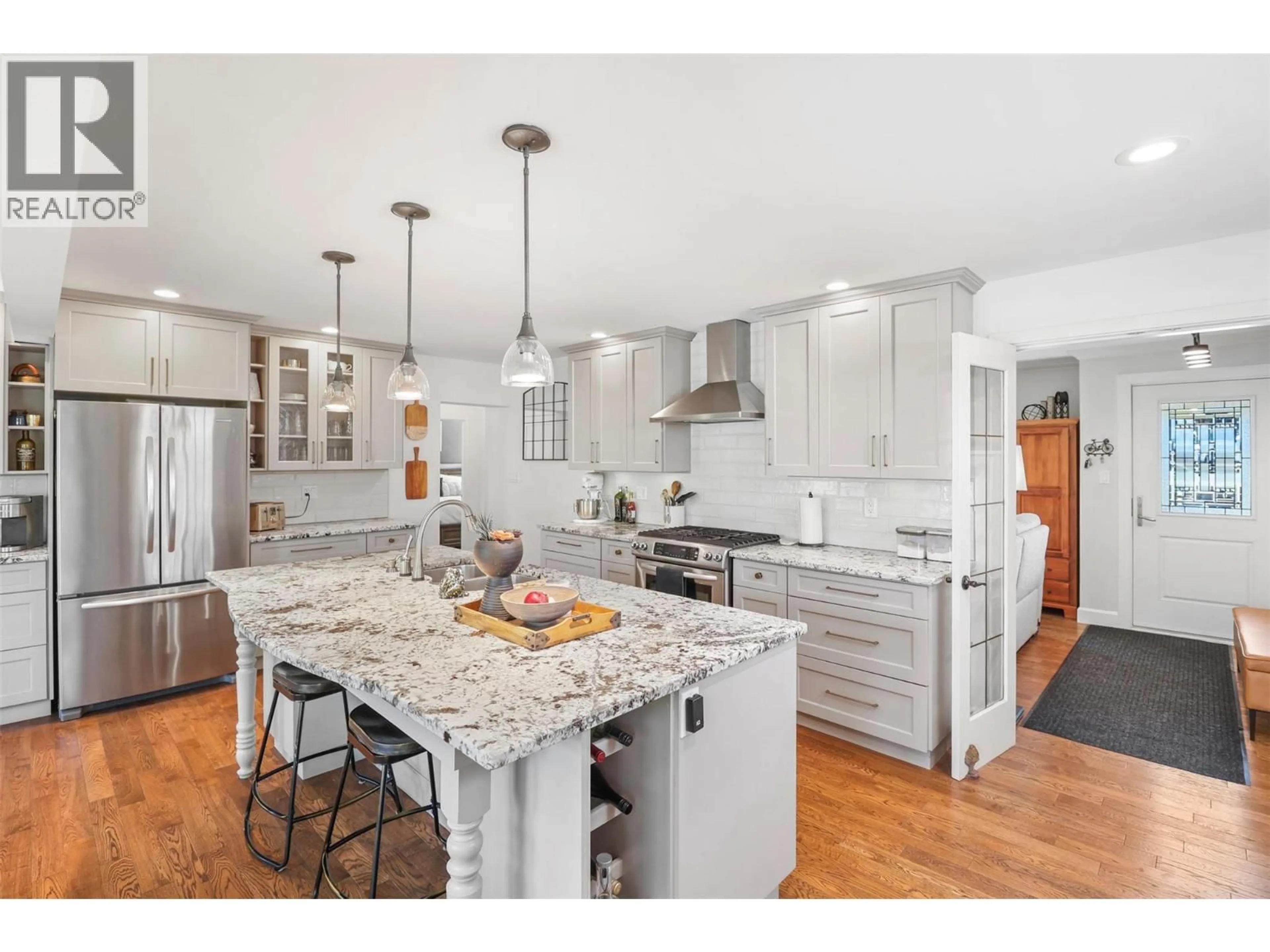 Open concept kitchen, unknown for 1060 PLEASANT STREET, Kamloops British Columbia V2C3B8