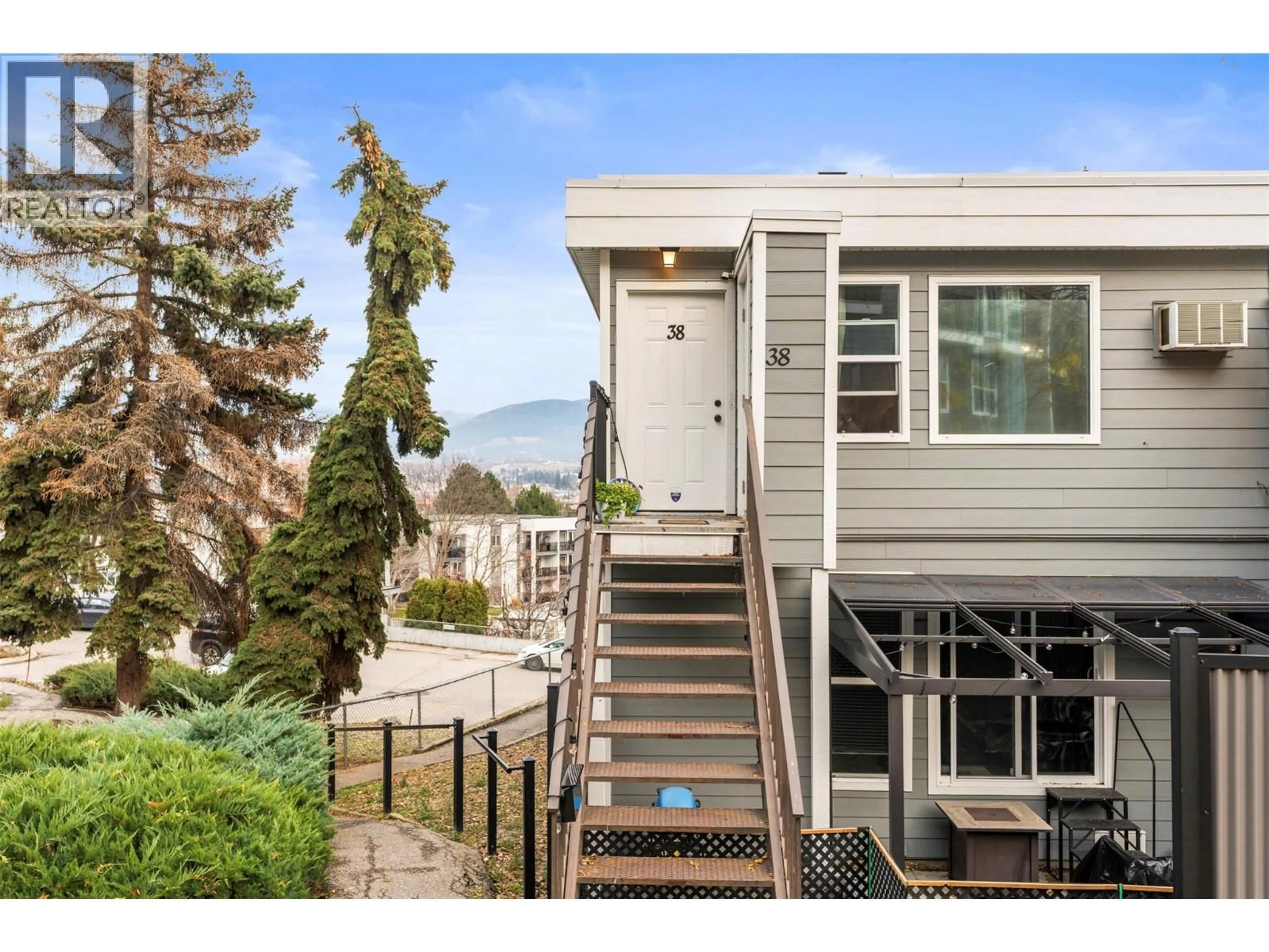 Home with vinyl exterior material, unknown for 38 - 3800 40 AVENUE, Vernon British Columbia V1T6S3