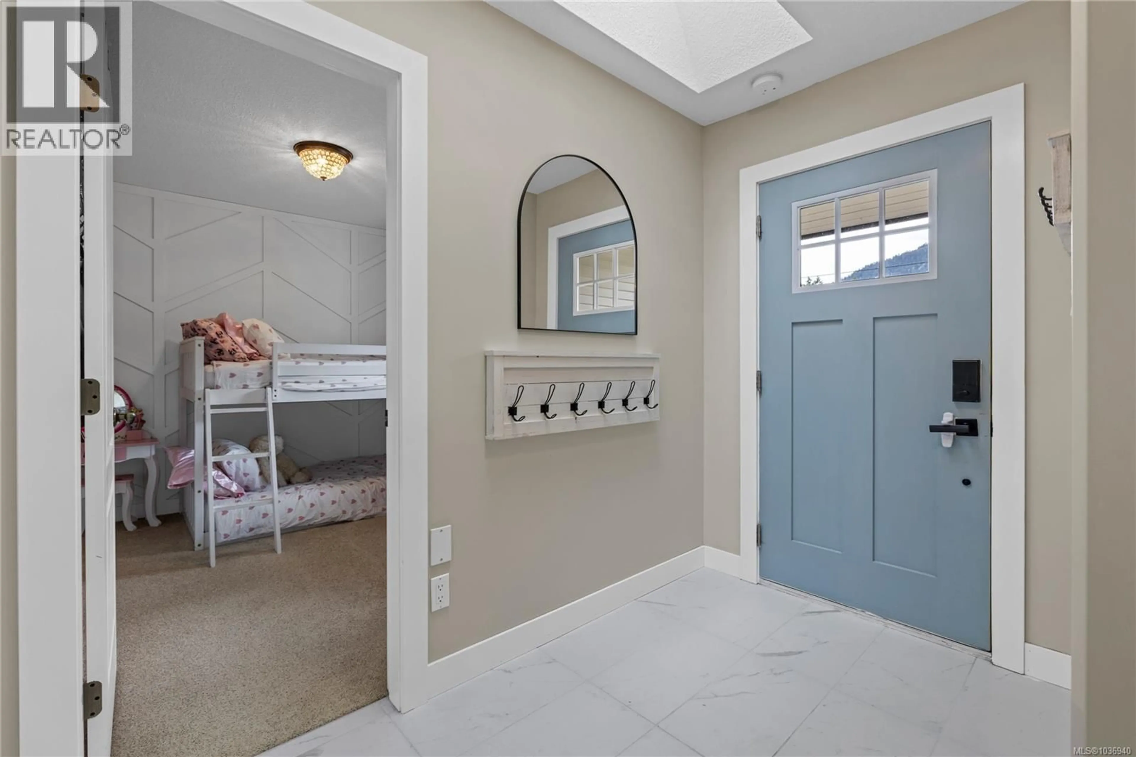 Indoor entryway for 2382 MILL ROAD, Nanaimo British Columbia V9R6M9