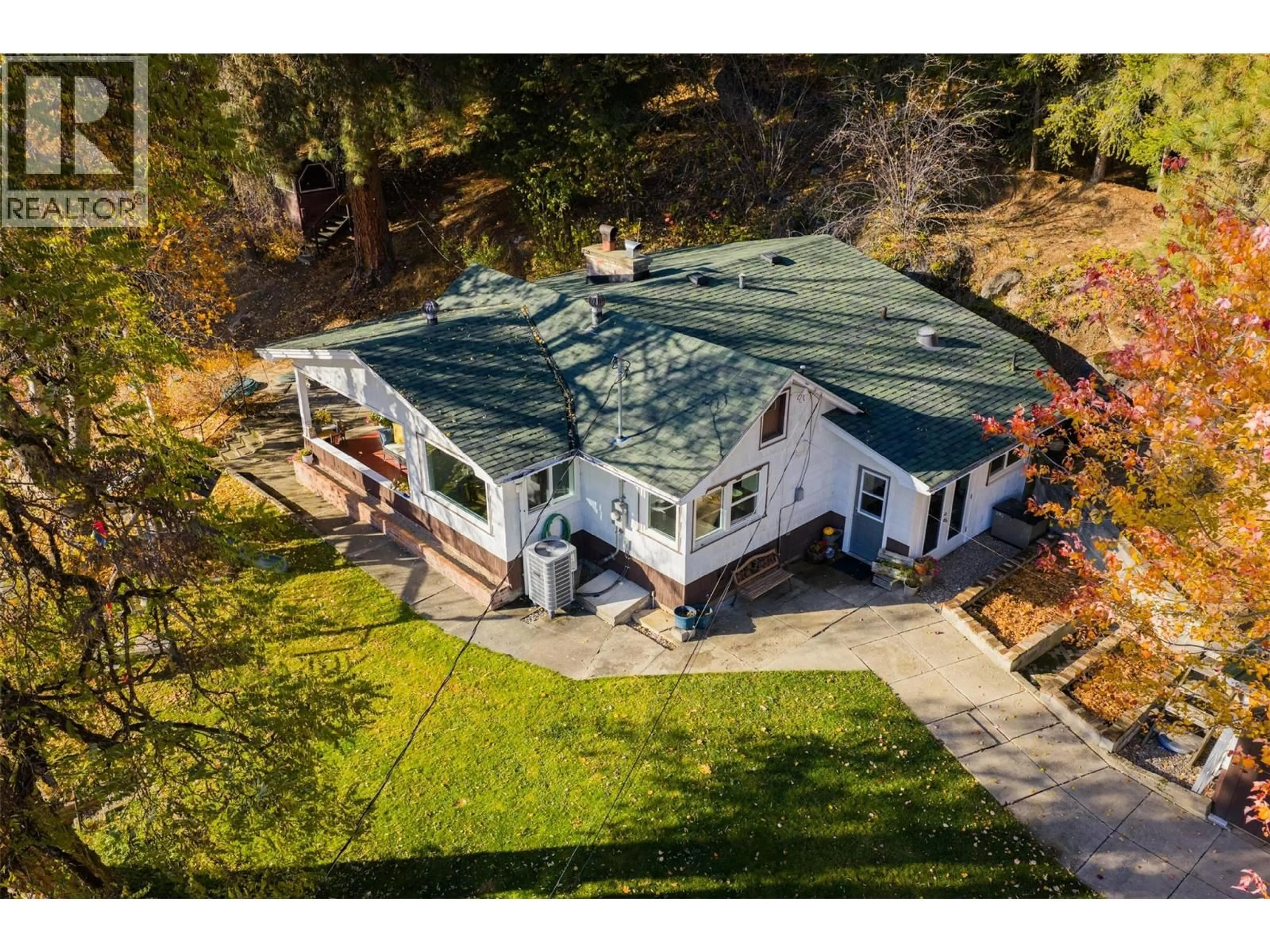 A pic from outside/outdoor area/front of a property/back of a property/a pic from drone, unknown for 3175 BAKER ROAD, South Slocan British Columbia V0G2G1