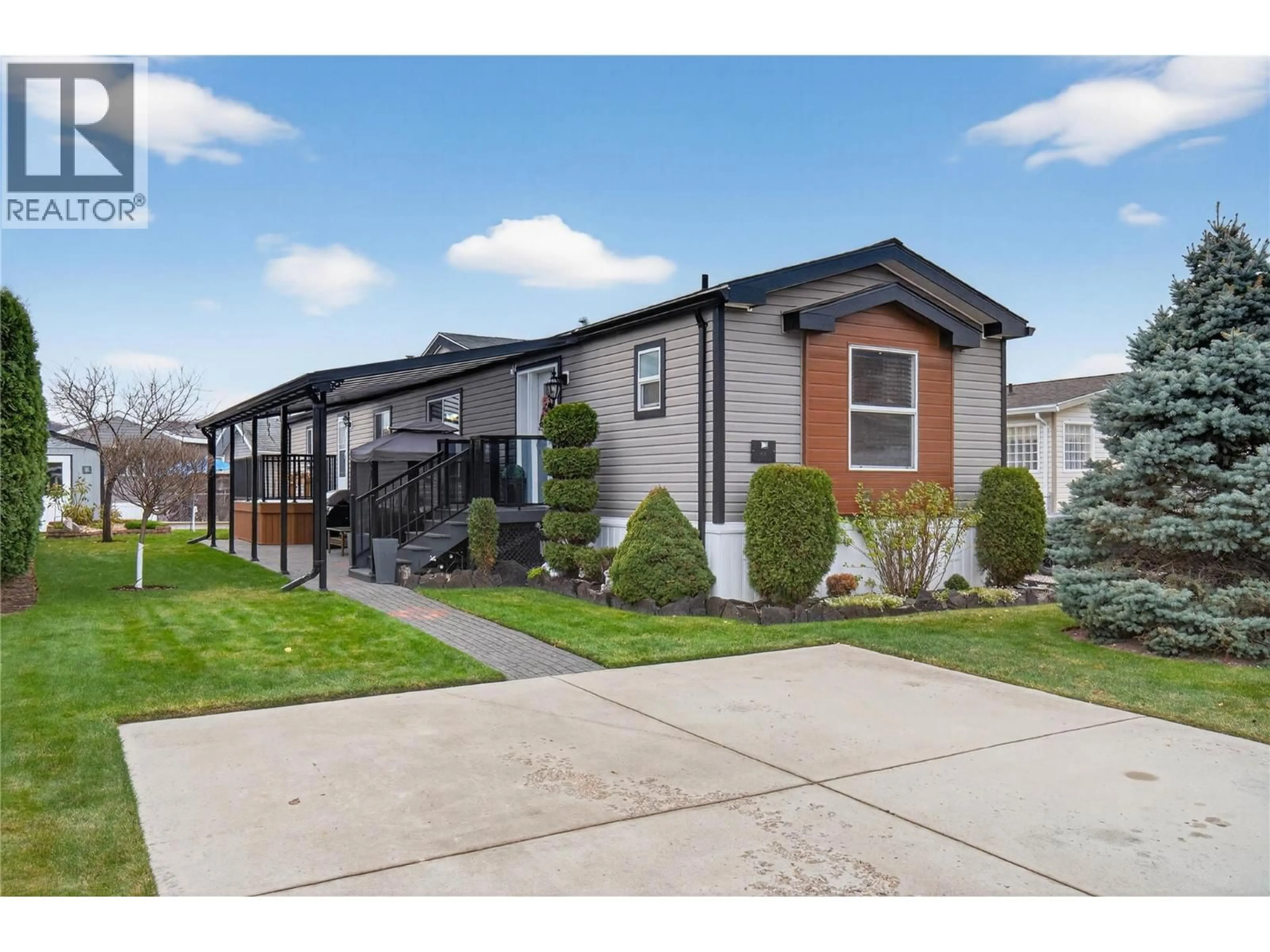 Home with vinyl exterior material, street for 44 - 12560 WESTSIDE ROAD, Vernon British Columbia V1H1S9