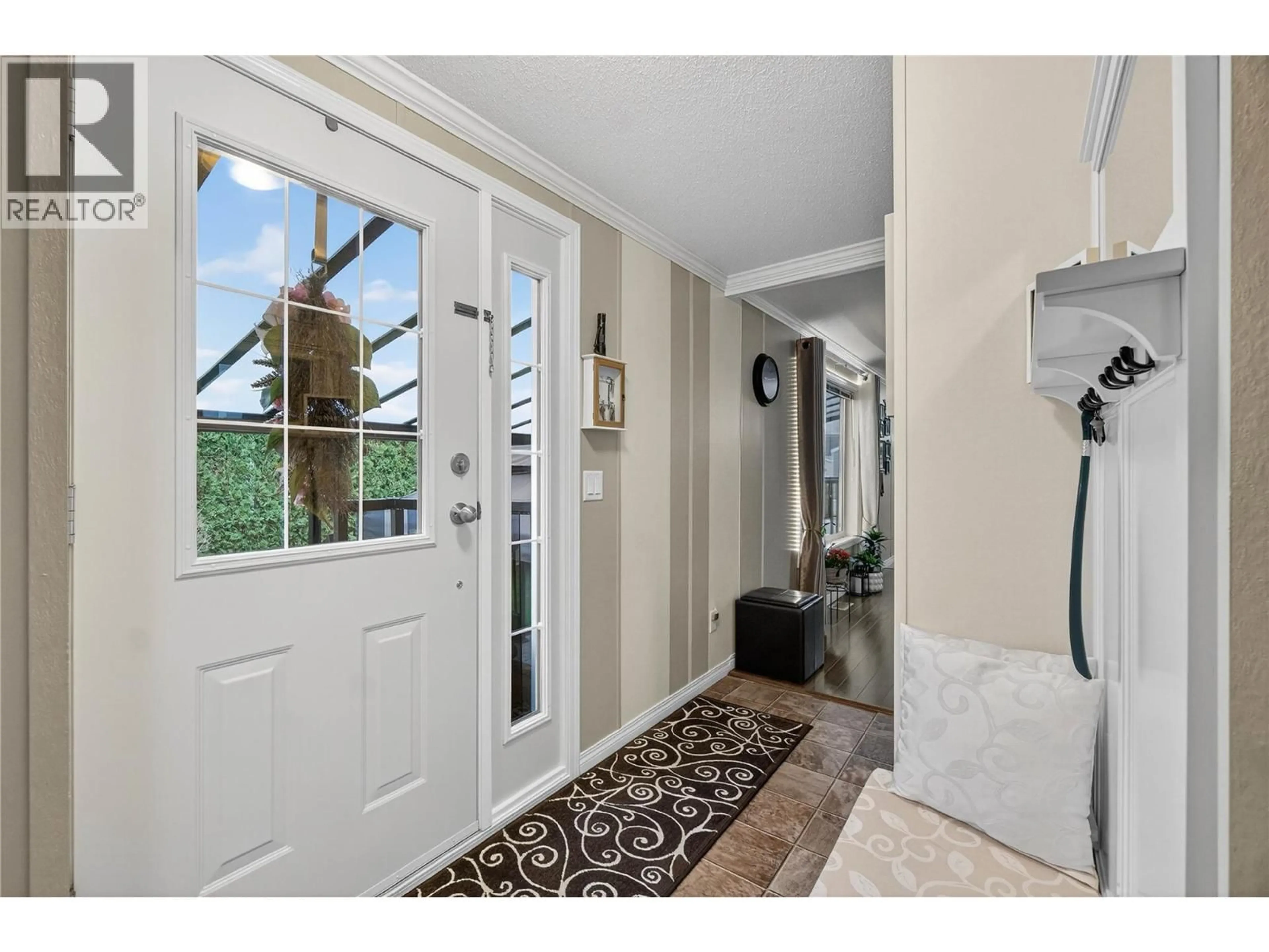 Indoor entryway for 44 - 12560 WESTSIDE ROAD, Vernon British Columbia V1H1S9