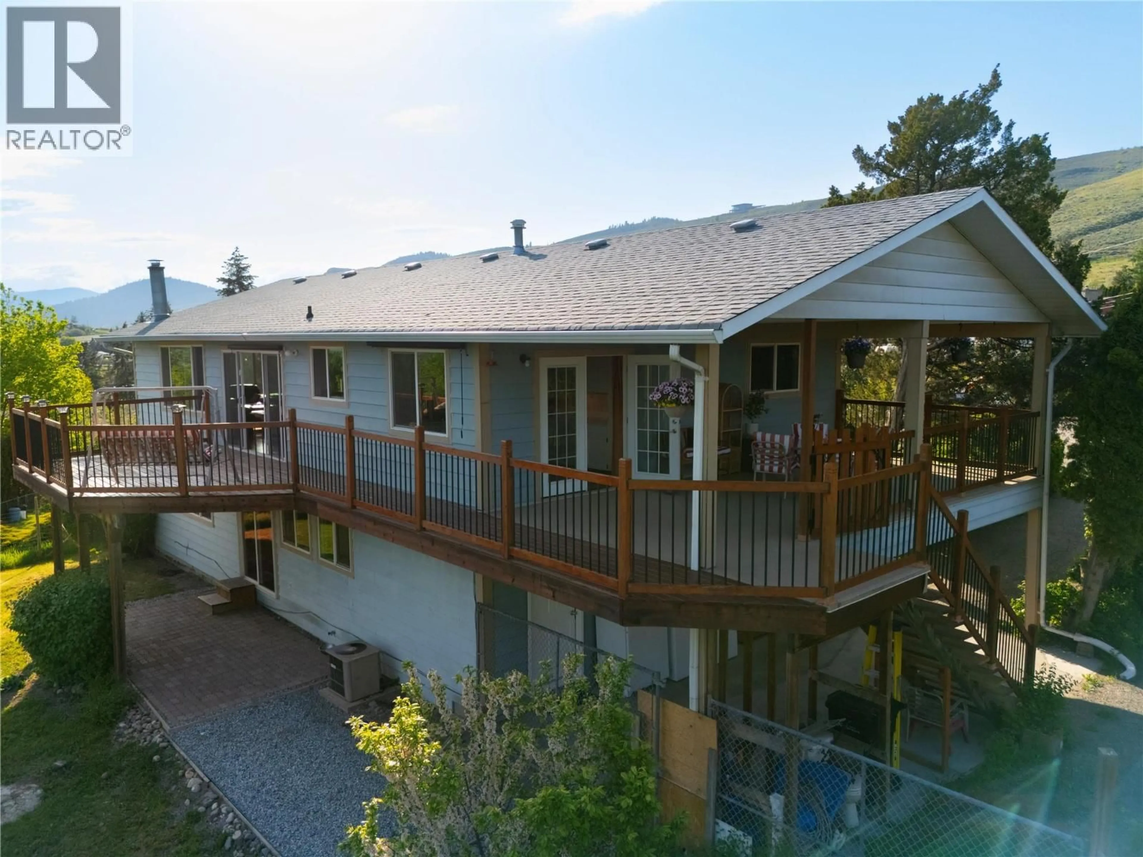 A pic from outside/outdoor area/front of a property/back of a property/a pic from drone, water/lake/river/ocean view for 5826 BARTLETT ROAD, Vernon British Columbia V1H1B2