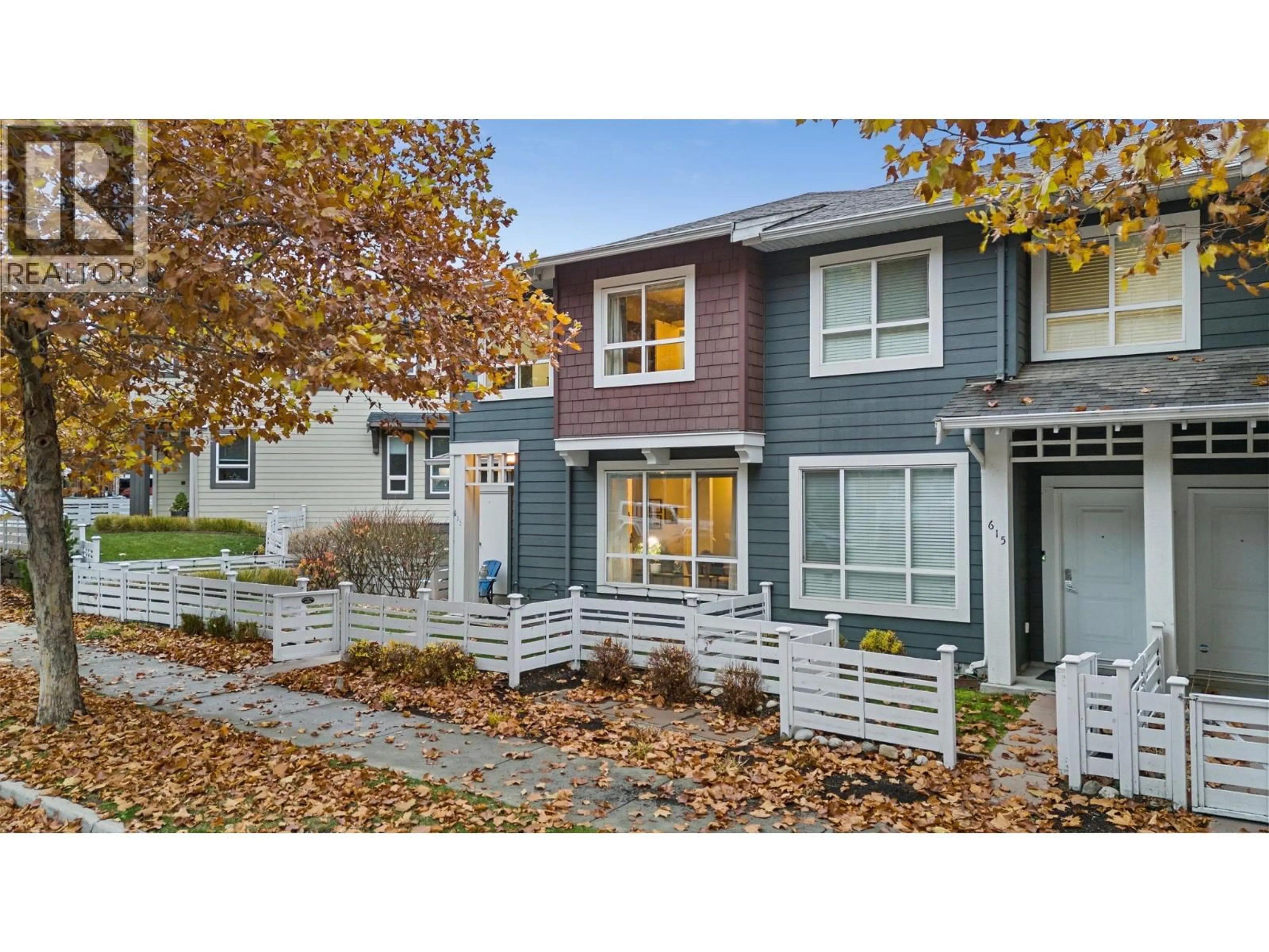 Home with vinyl exterior material, street for 613 BOYNTON PLACE, Kelowna British Columbia V1V3B5