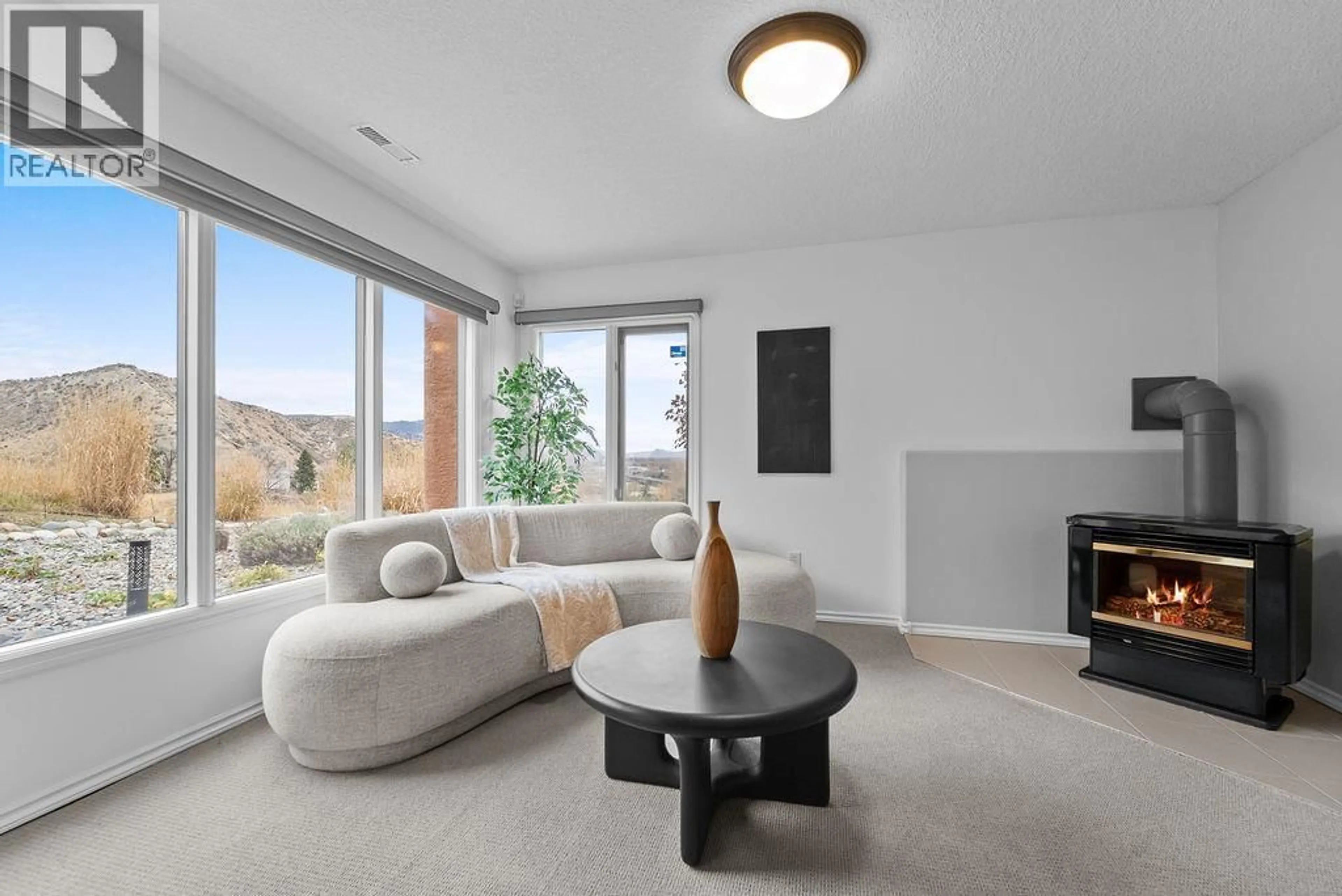 Living room with furniture, unknown for 31 - 1651 VALLEYVIEW DRIVE, Kamloops British Columbia V2C0A4