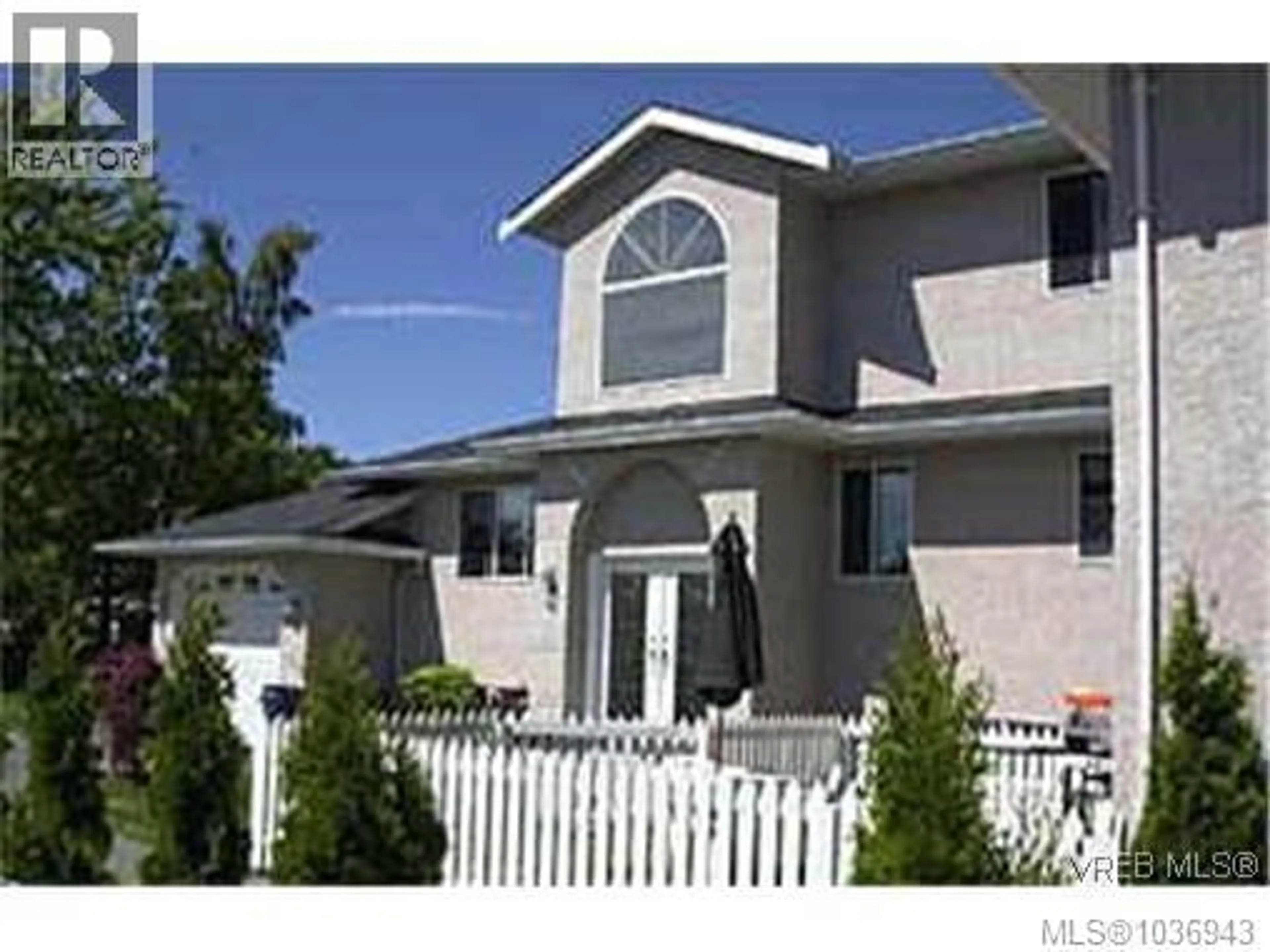 Home with vinyl exterior material, building for B - 1143 GREENWOOD AVENUE, Esquimalt British Columbia V9A5K7