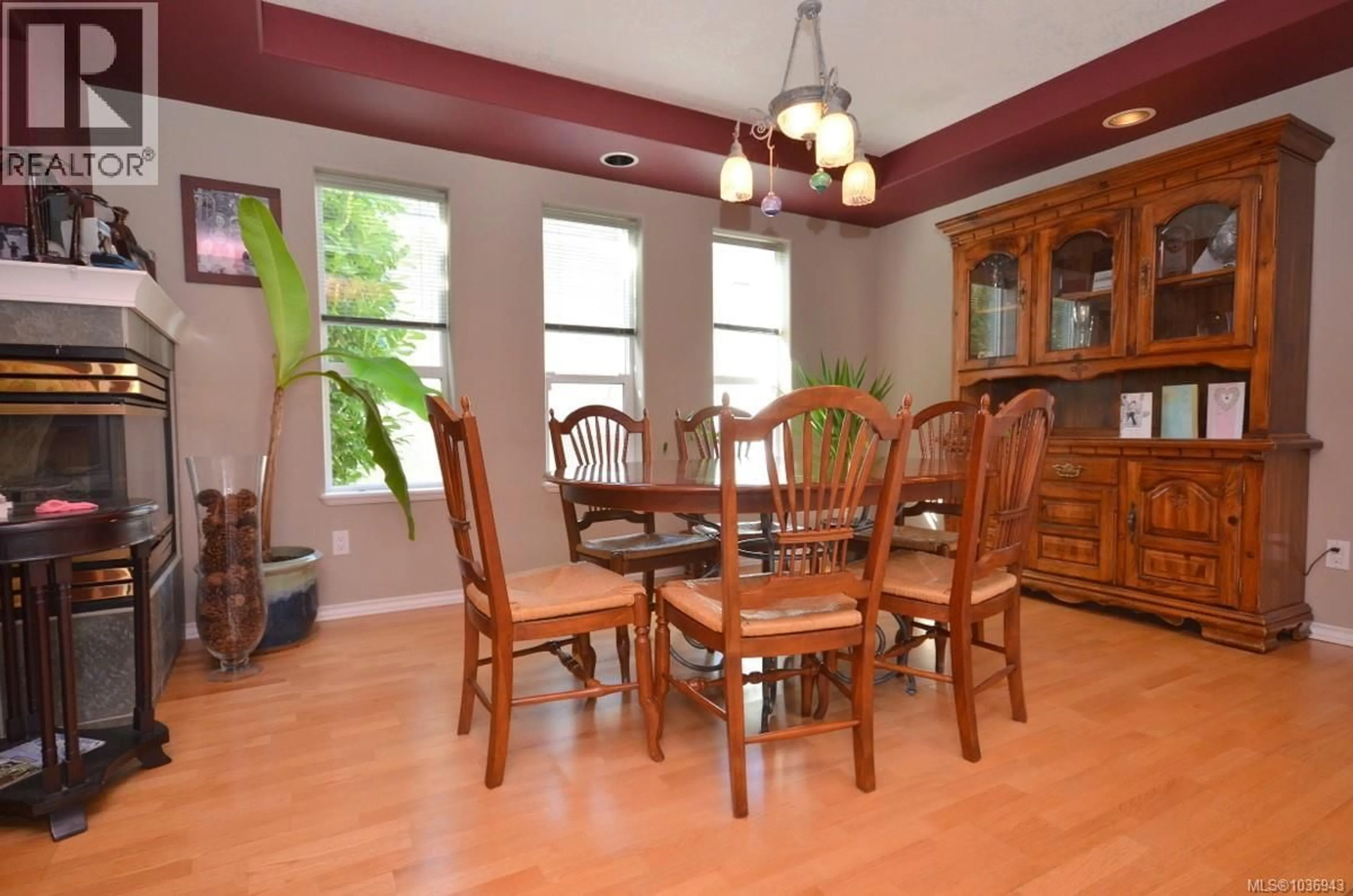 Dining room, wood/laminate floor for B - 1143 GREENWOOD AVENUE, Esquimalt British Columbia V9A5K7