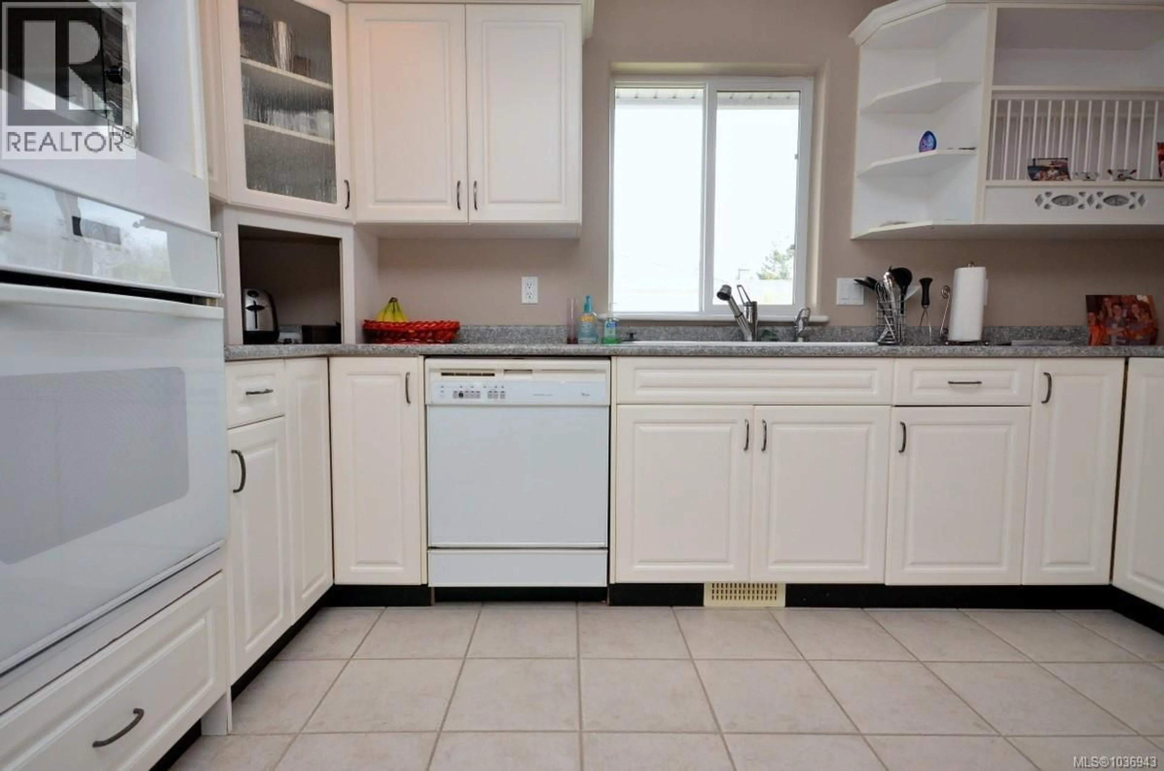 Standard kitchen, ceramic/tile floor for B - 1143 GREENWOOD AVENUE, Esquimalt British Columbia V9A5K7