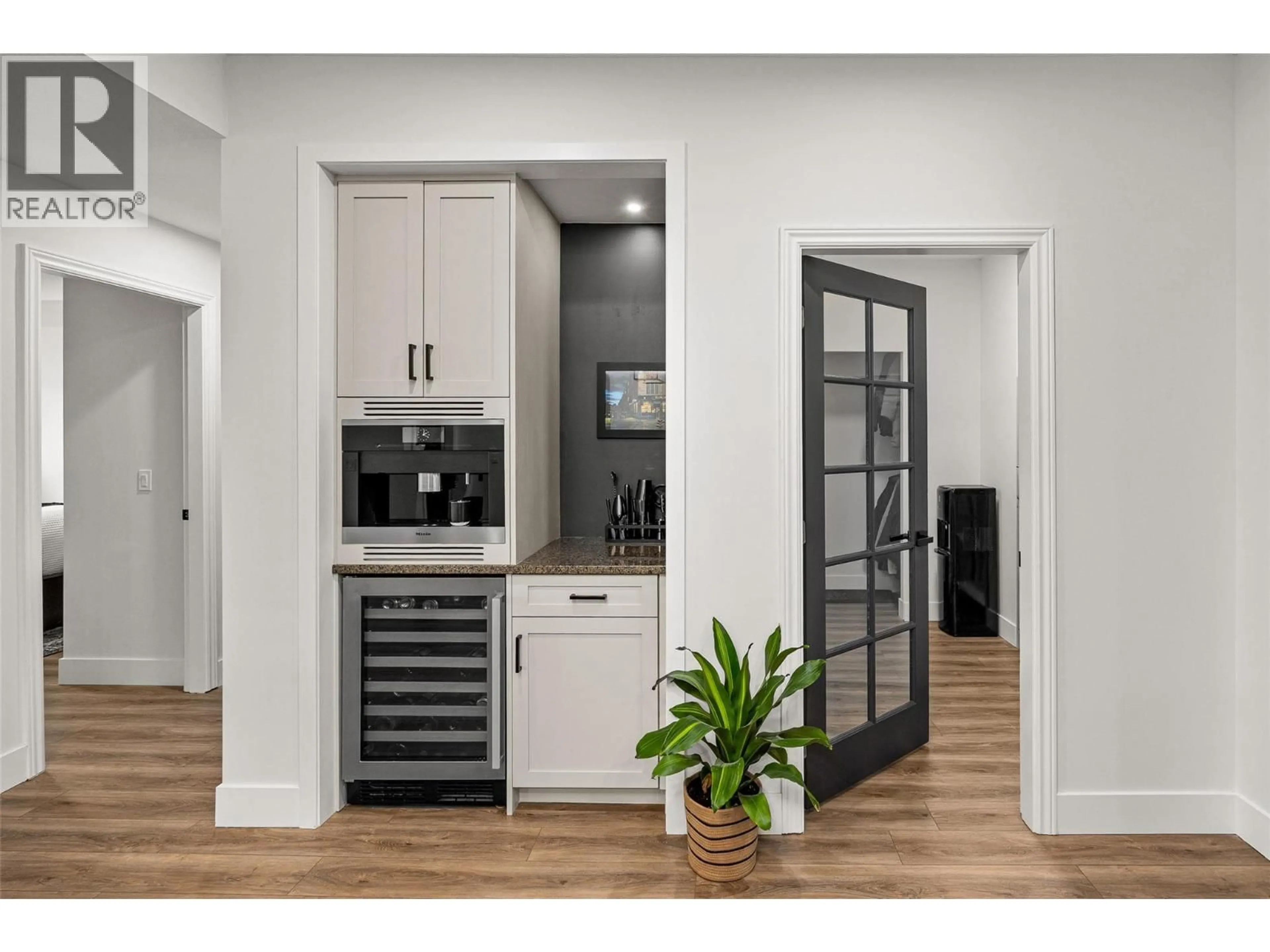 Contemporary kitchen, unknown for 2108 - 3843 BROWN ROAD, West Kelowna British Columbia V4T2J3