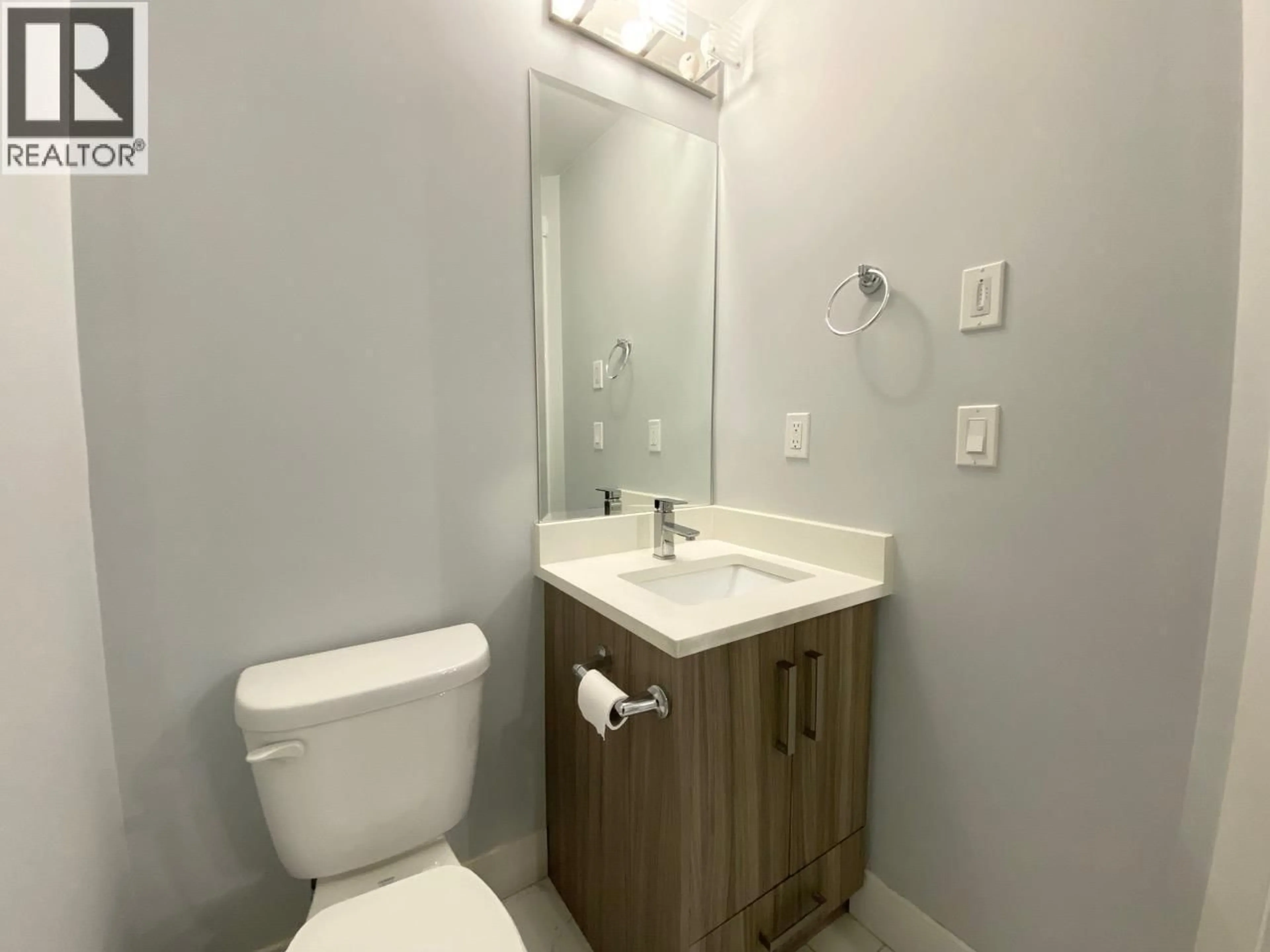 Standard bathroom, unknown for 1 - 722 COOPLAND CRESCENT, Kelowna British Columbia V1Y2V1