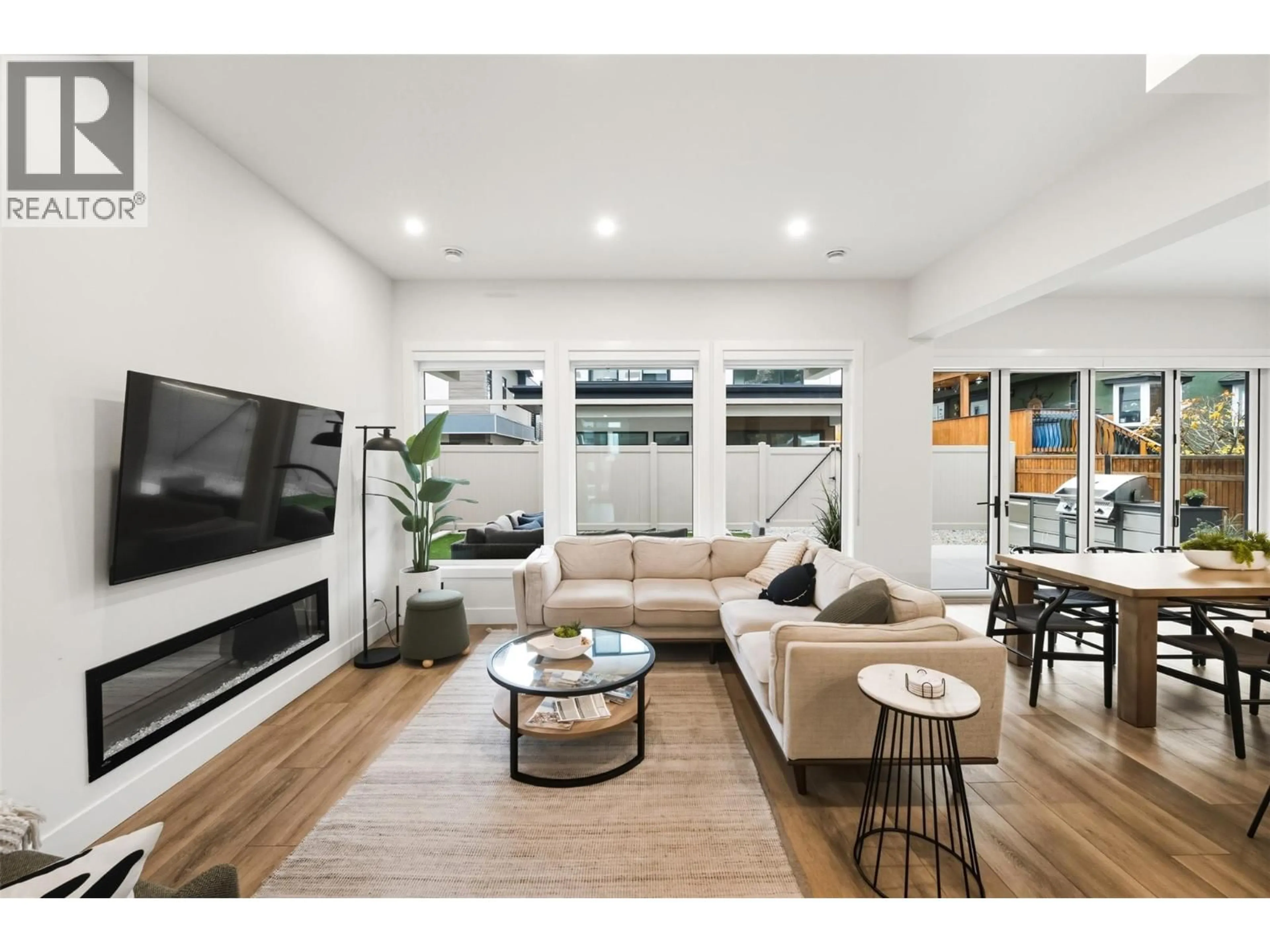 Living room with furniture, unknown for 720 CHURCHILL AVENUE, Penticton British Columbia V2A1E1