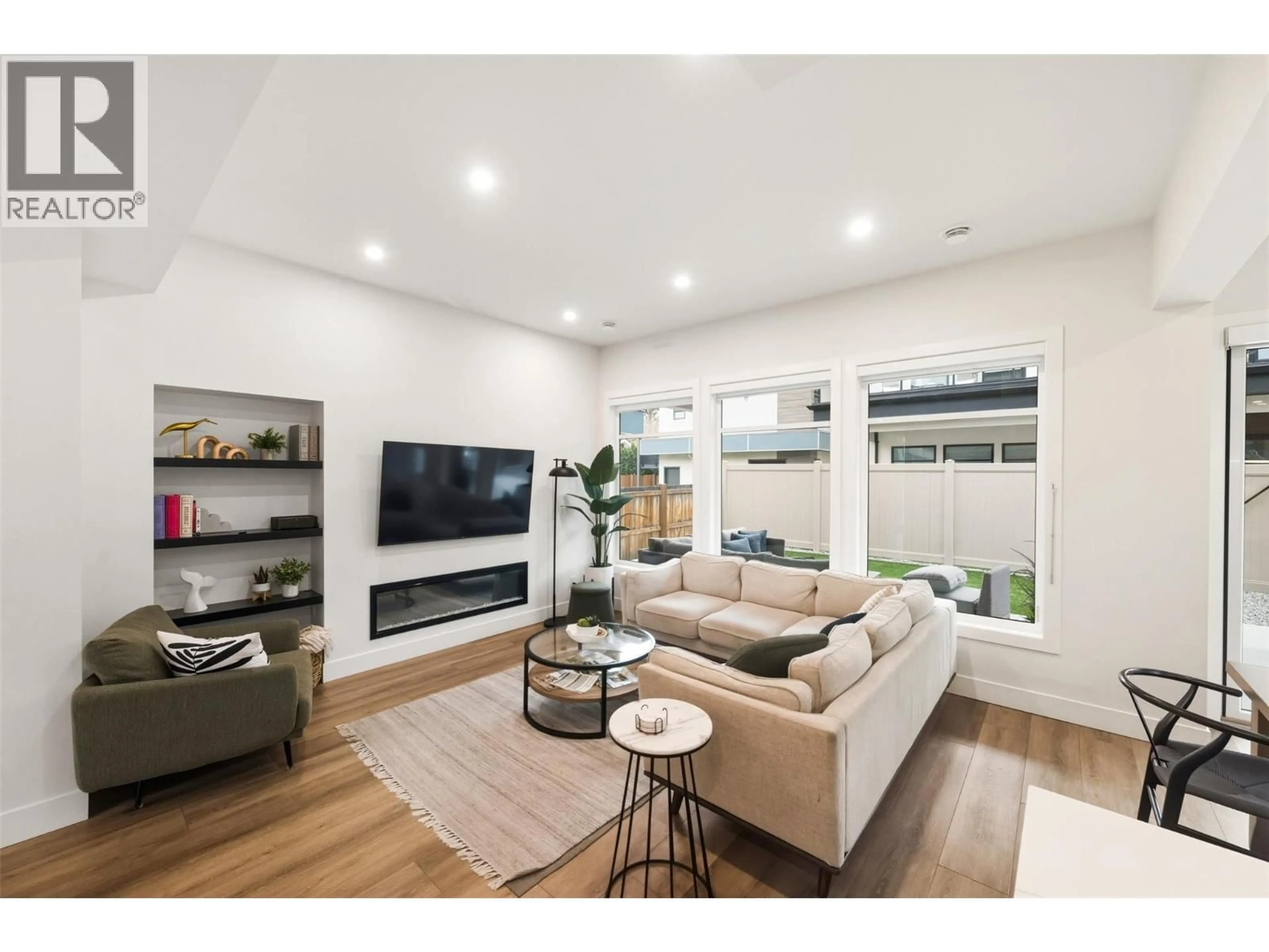 Living room with furniture, unknown for 720 CHURCHILL AVENUE, Penticton British Columbia V2A1E1