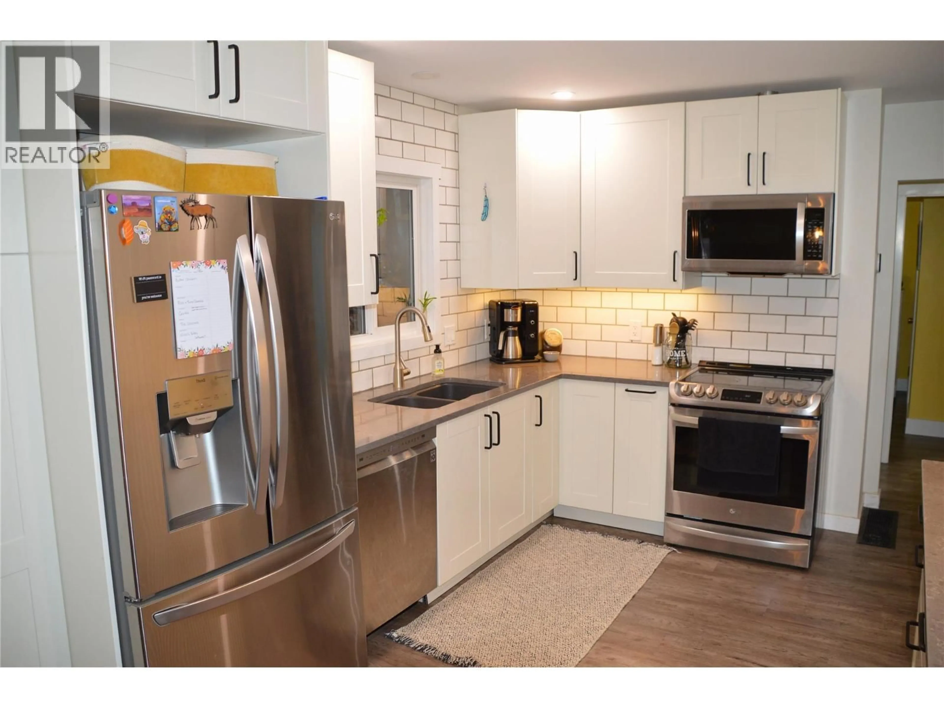 Open concept kitchen, unknown for 609 REGINA AVENUE, Kamloops British Columbia V2B1N6