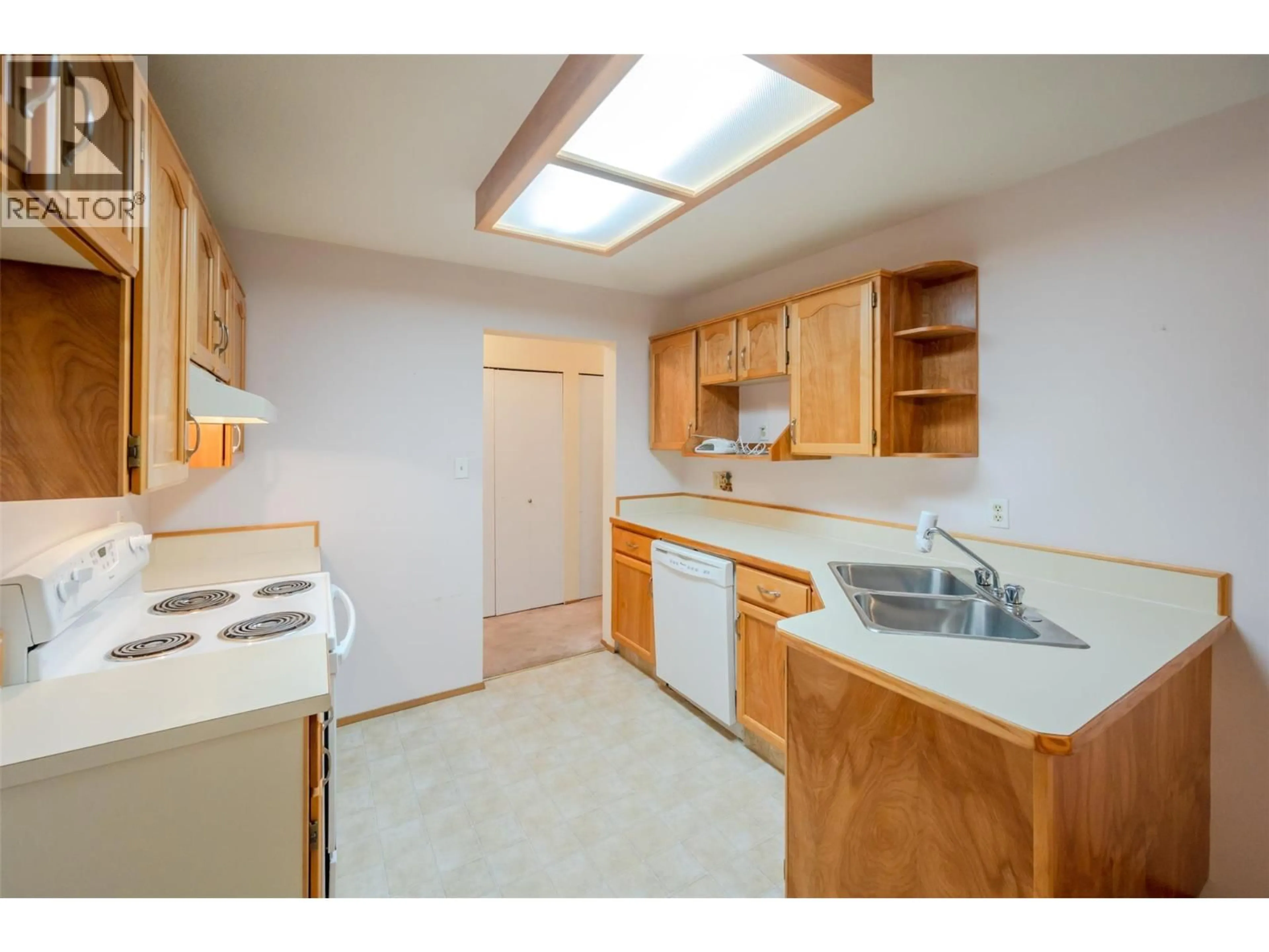 Standard kitchen, unknown for 109 - 3426 HEMLOCK STREET, Penticton British Columbia V2A8K1