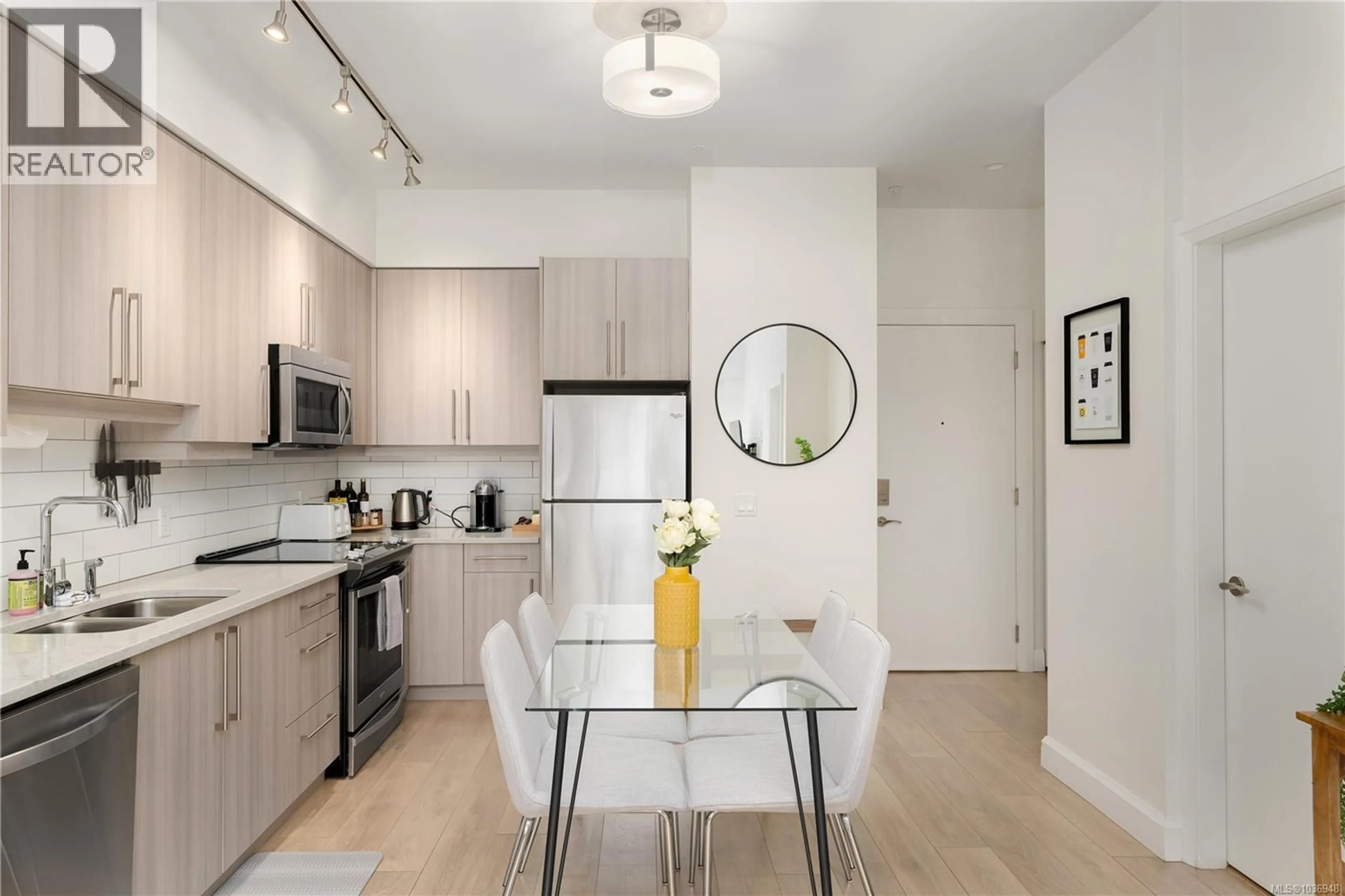 Standard kitchen, unknown for 102 - 595 PANDORA AVENUE, Victoria British Columbia V8W1N5