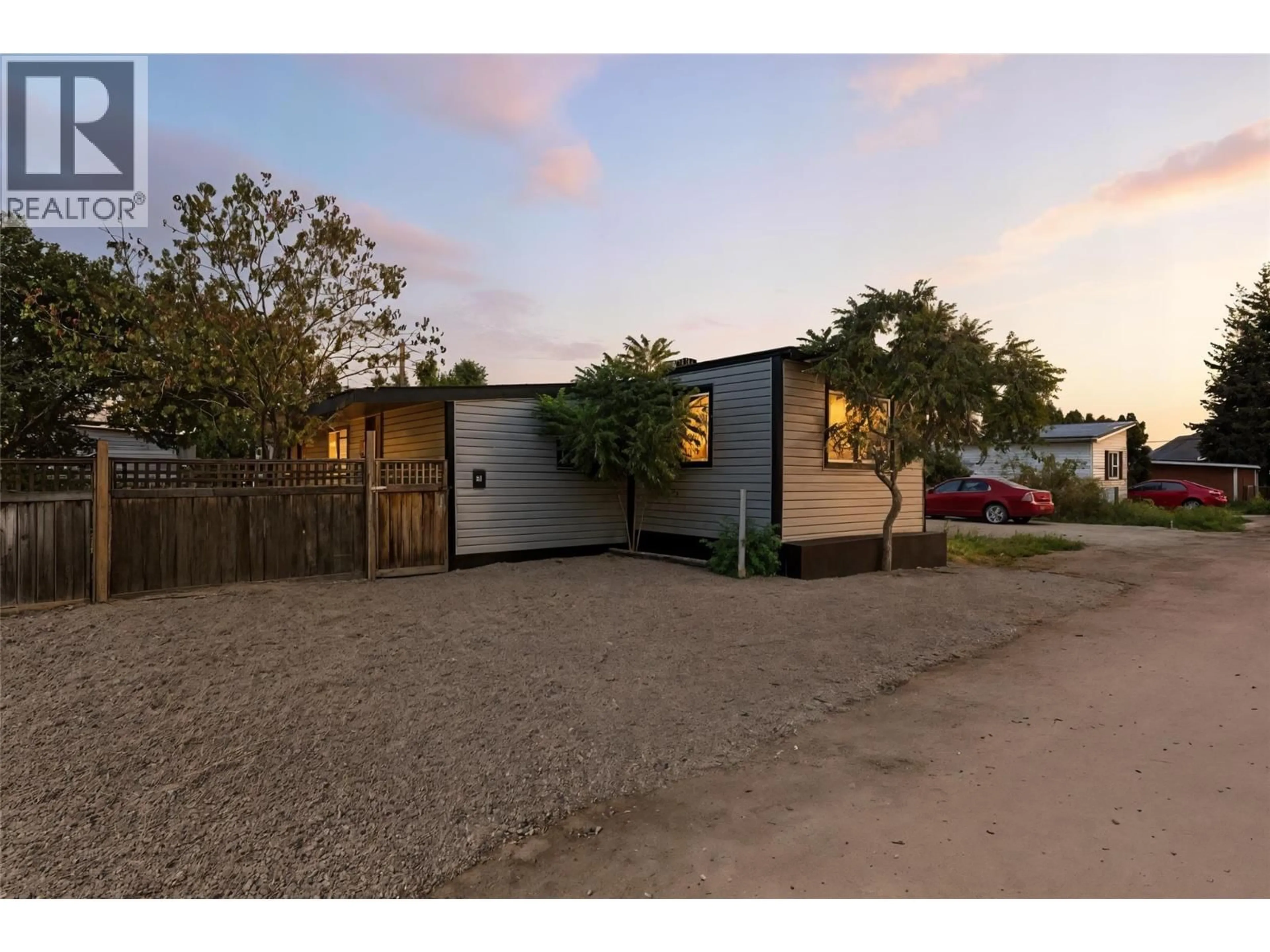 A pic from outside/outdoor area/front of a property/back of a property/a pic from drone, street for 23 - 771 ATHABASCA STREET EAST, Kamloops British Columbia V2H1C8