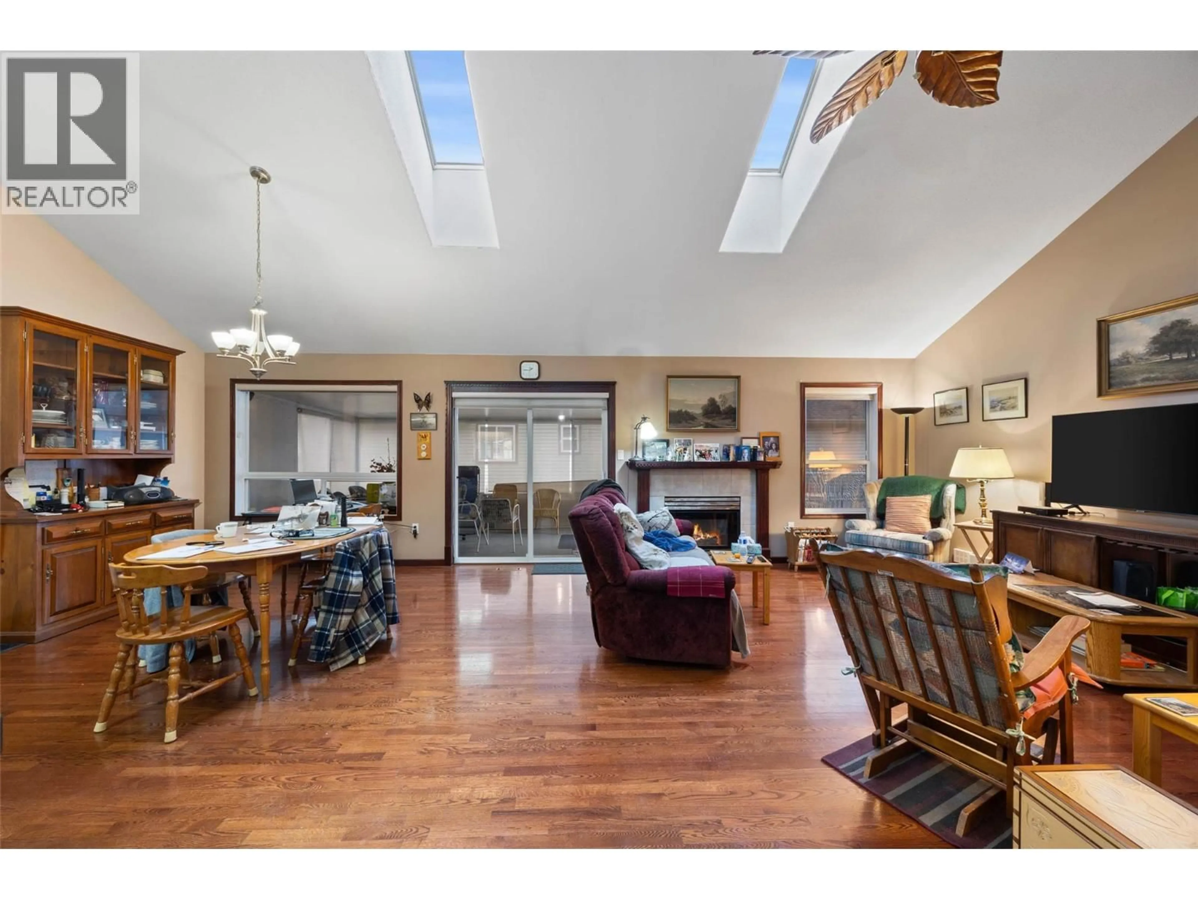 Open concept kitchen, unknown for 2698 FORKSDALE COURT, Merritt British Columbia V1K1P8