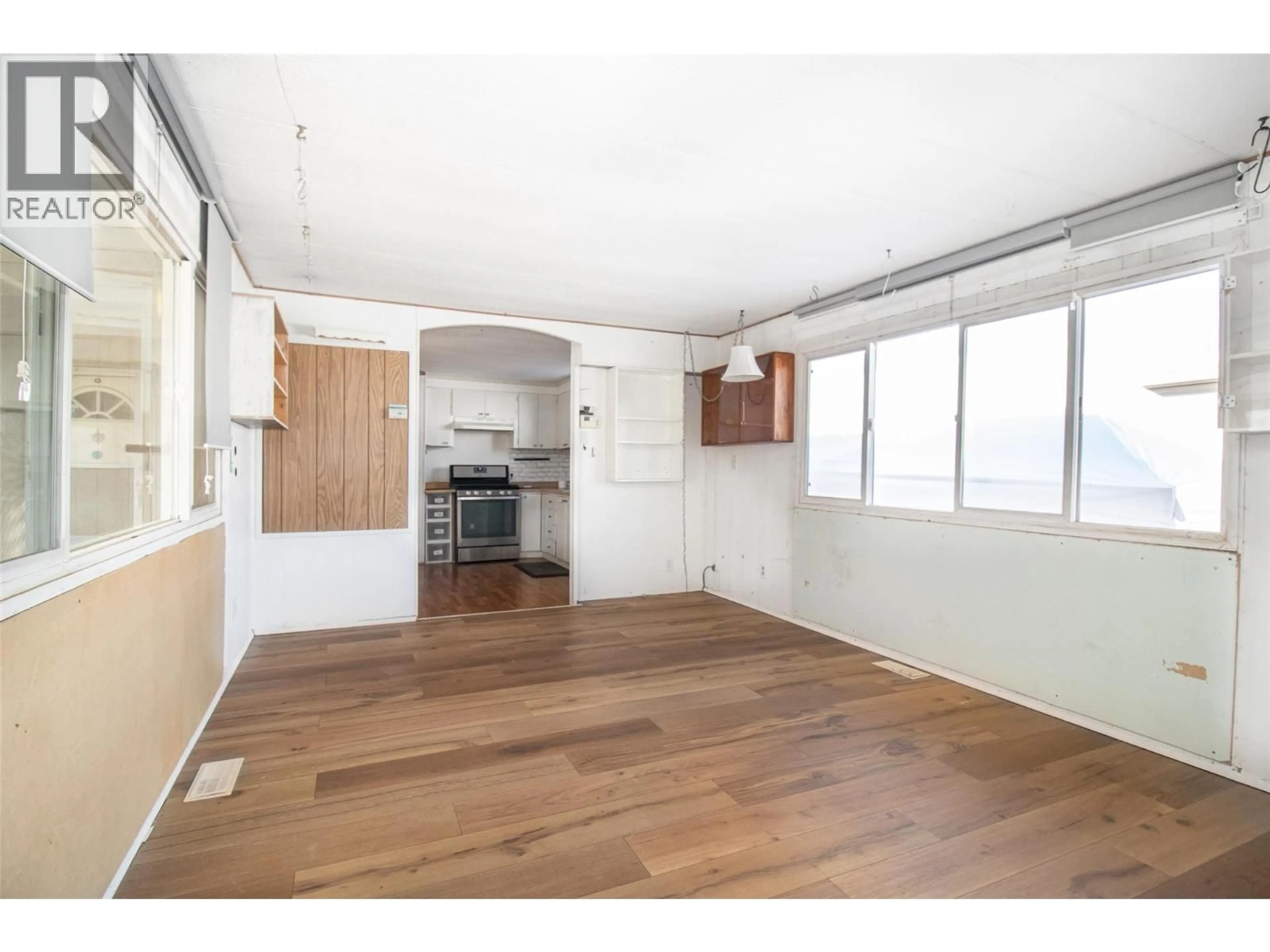 A pic of a room for 39 - 3745 LAKESHORE ROAD, Kelowna British Columbia V1W3K4