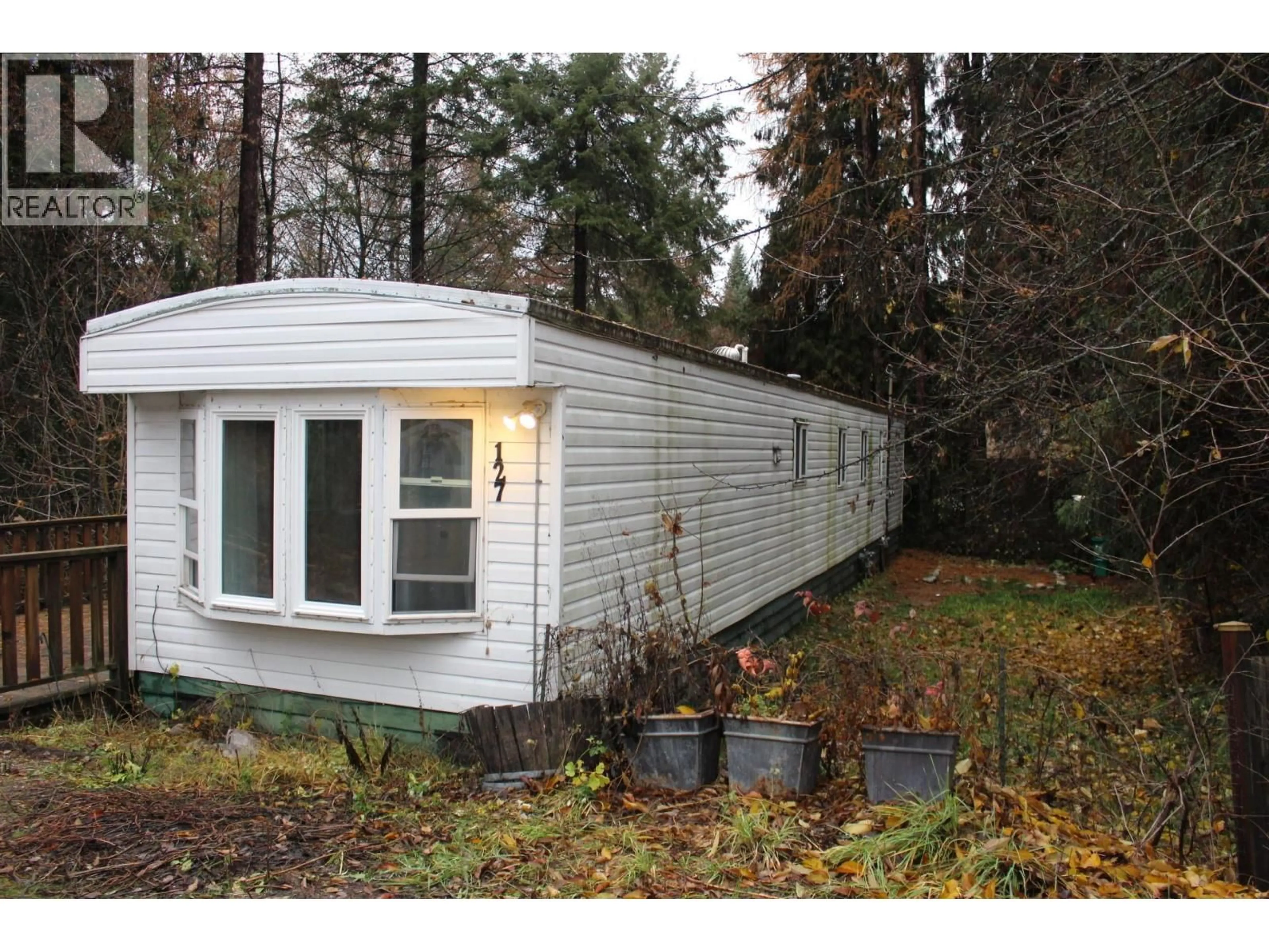 Home with vinyl exterior material, unknown for 127 MILL ROAD, Fruitvale British Columbia V0G1L0
