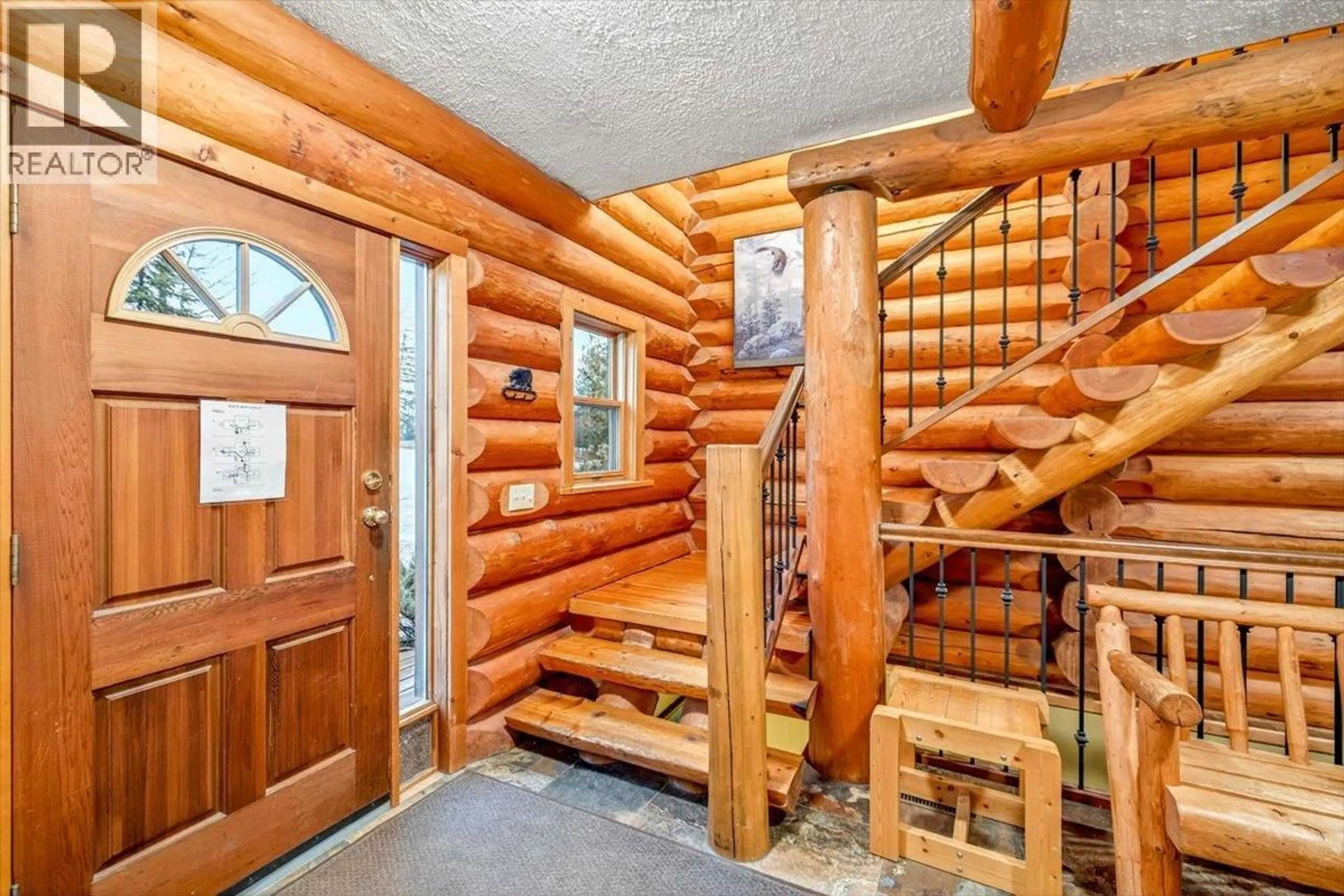 Indoor foyer for 4580 TIMBERLINE CRESCENT, Fernie British Columbia V0B1M6