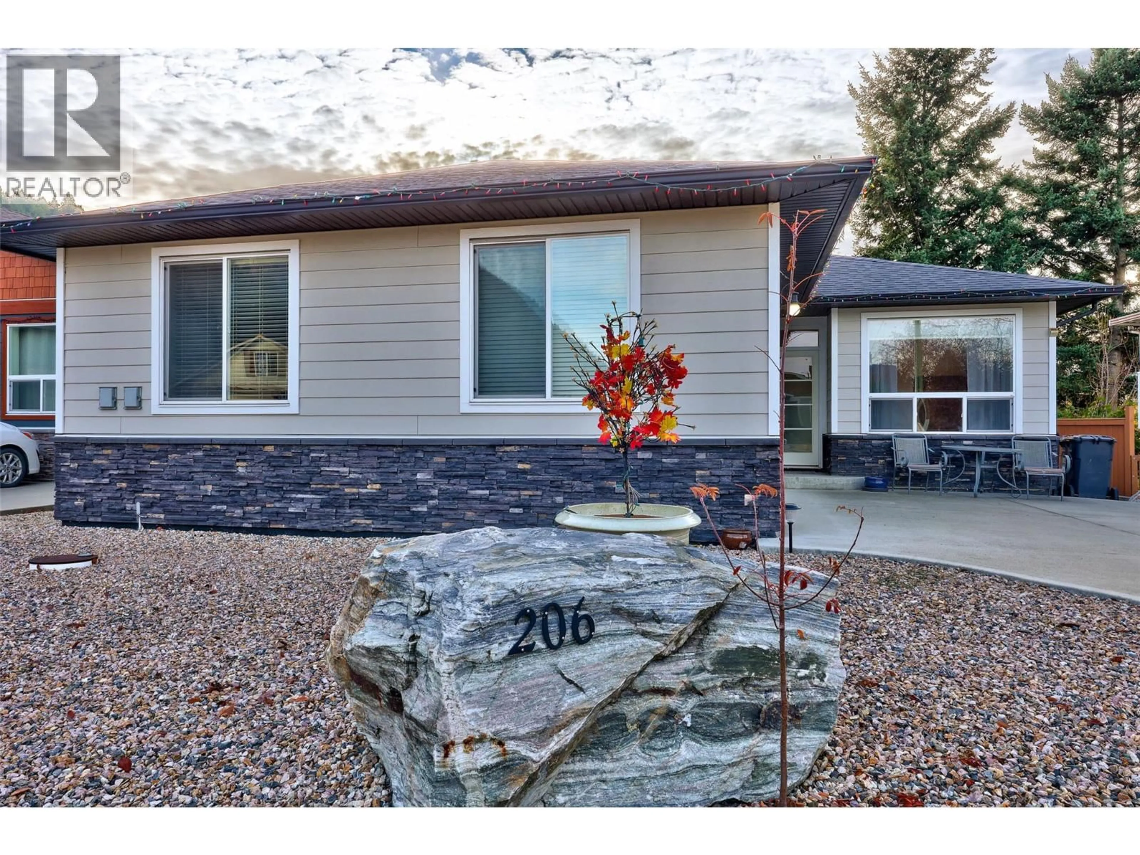 Home with vinyl exterior material, unknown for 206 ASH DRIVE, Chase British Columbia V0E1M0