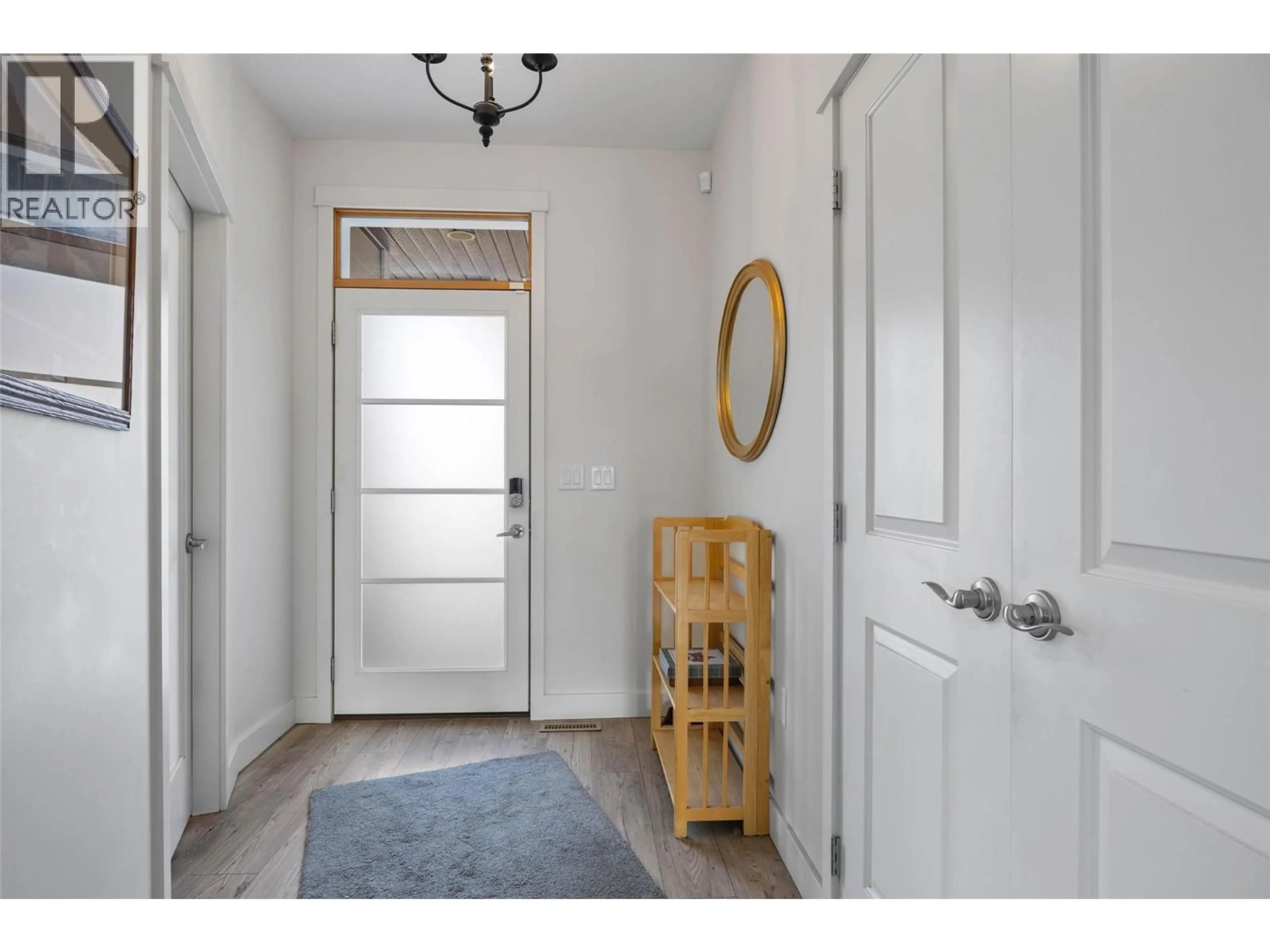 Indoor entryway for 206 ASH DRIVE, Chase British Columbia V0E1M0