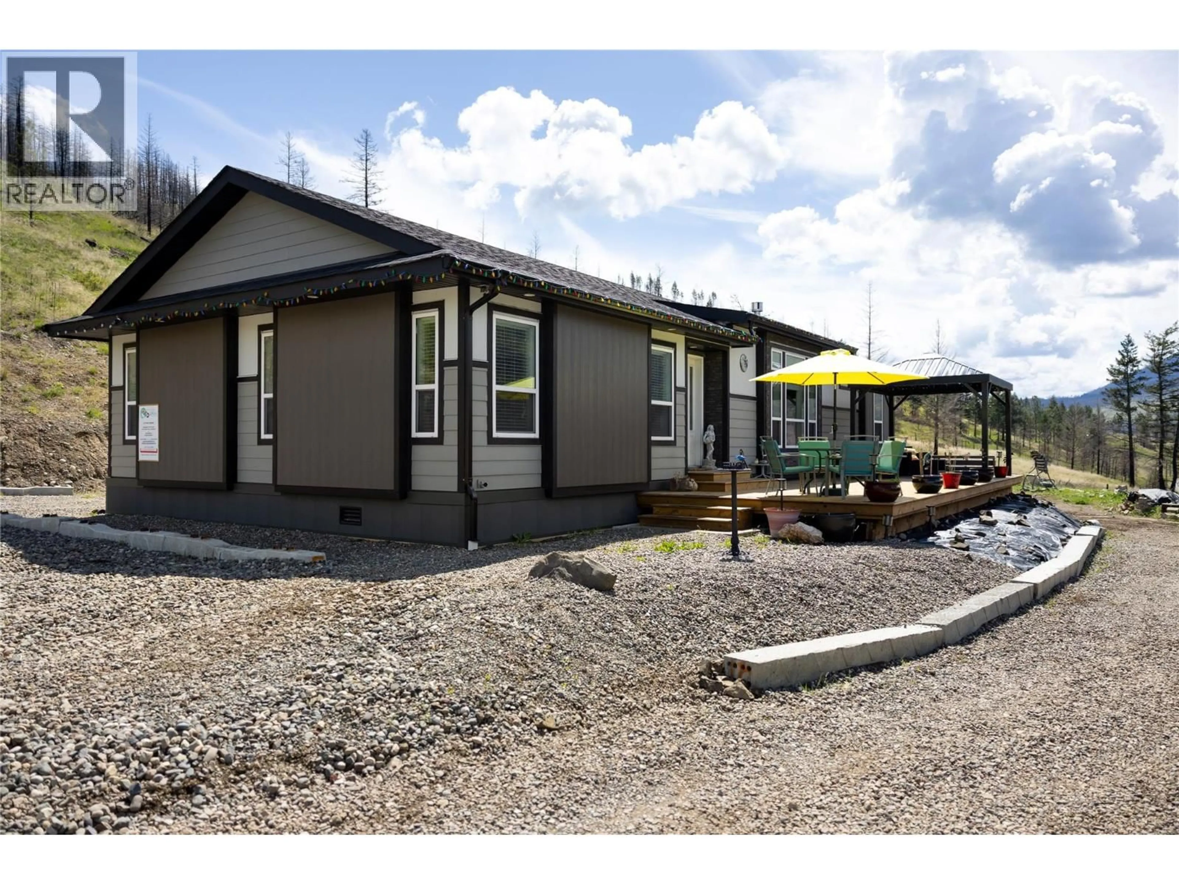 Home with vinyl exterior material, building for 3919 HIGHWAY 97 OTHER, Monte Lake British Columbia V0E2N0