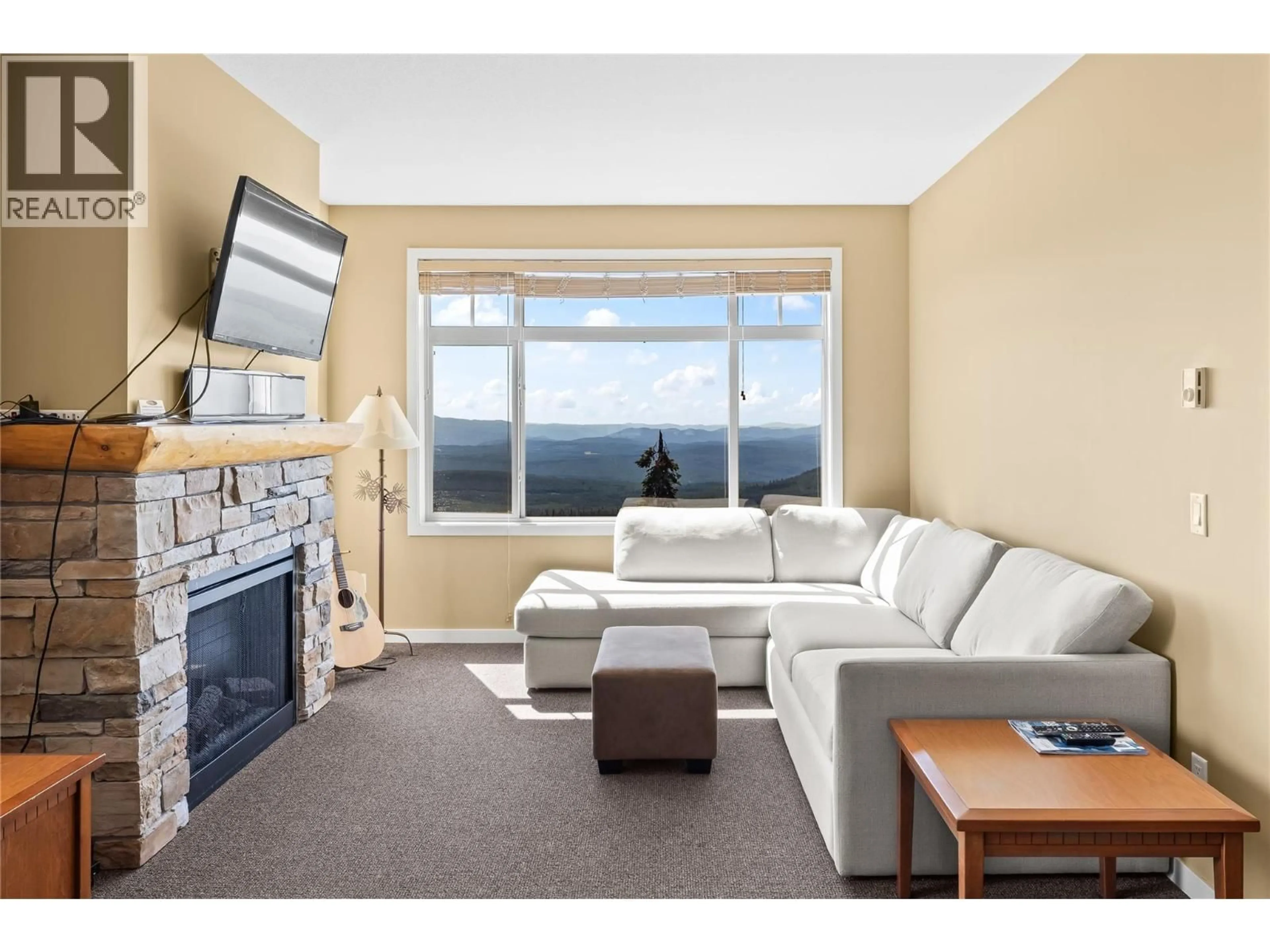 Living room with furniture, unknown for 308/308A - 255 FEATHERTOP WAY, Big White British Columbia V1P1P3