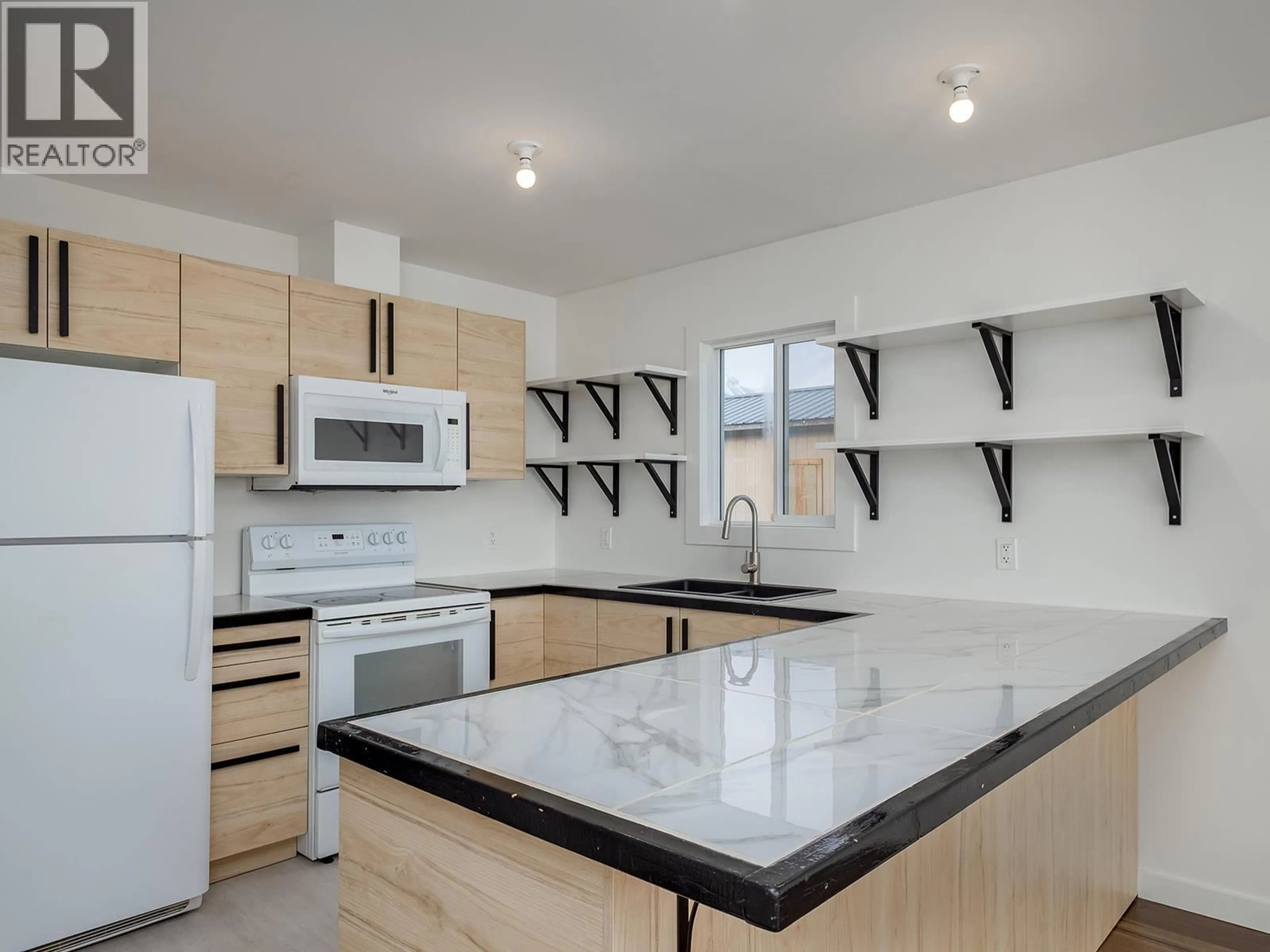 Unknown for 9 - 1117 10TH AVENUE NORTH, Golden British Columbia V0A1H3