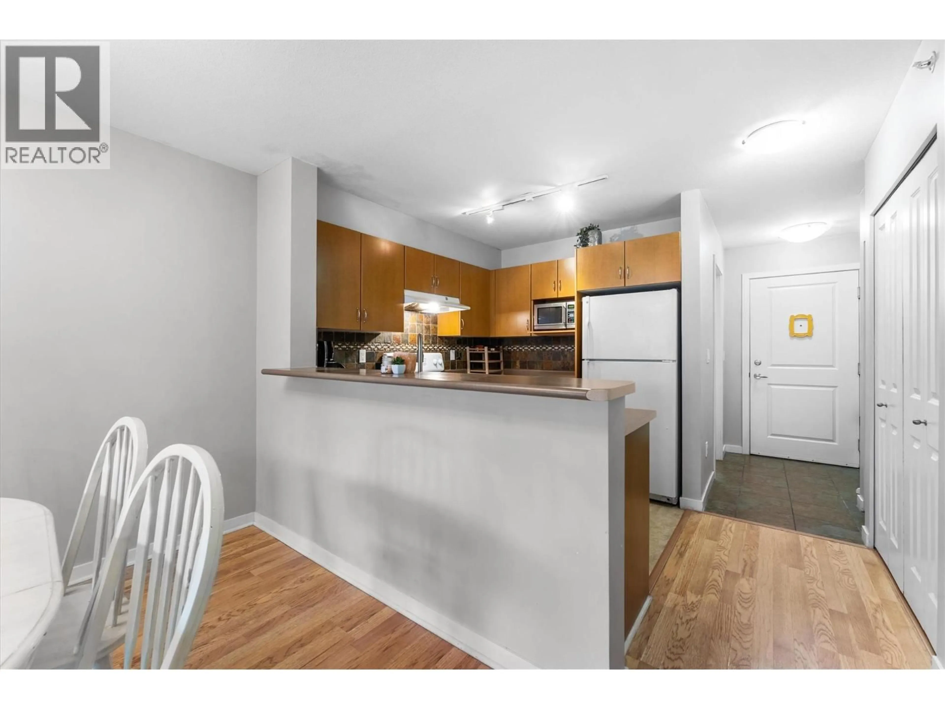 Standard kitchen, unknown for 403 - 555 YATES ROAD, Kelowna British Columbia V1V2V2