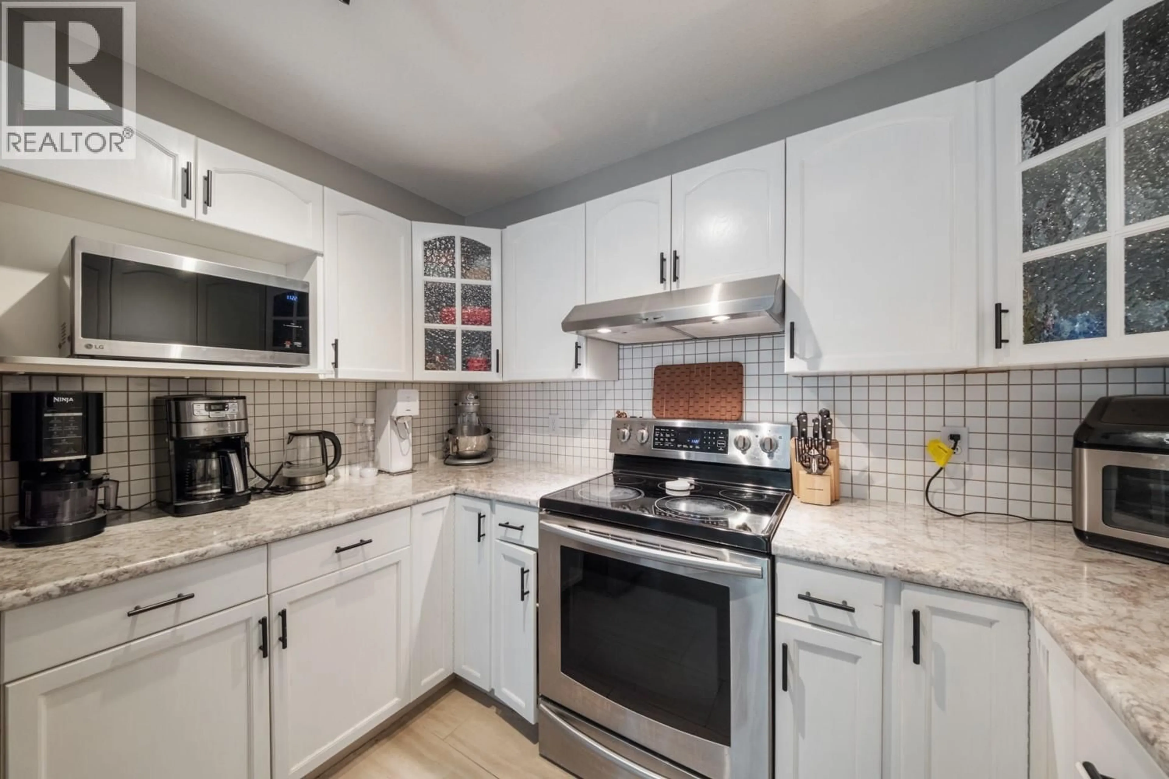 Standard kitchen, ceramic/tile floor for 16 - 1801 53 AVENUE, Vernon British Columbia V1T4E7