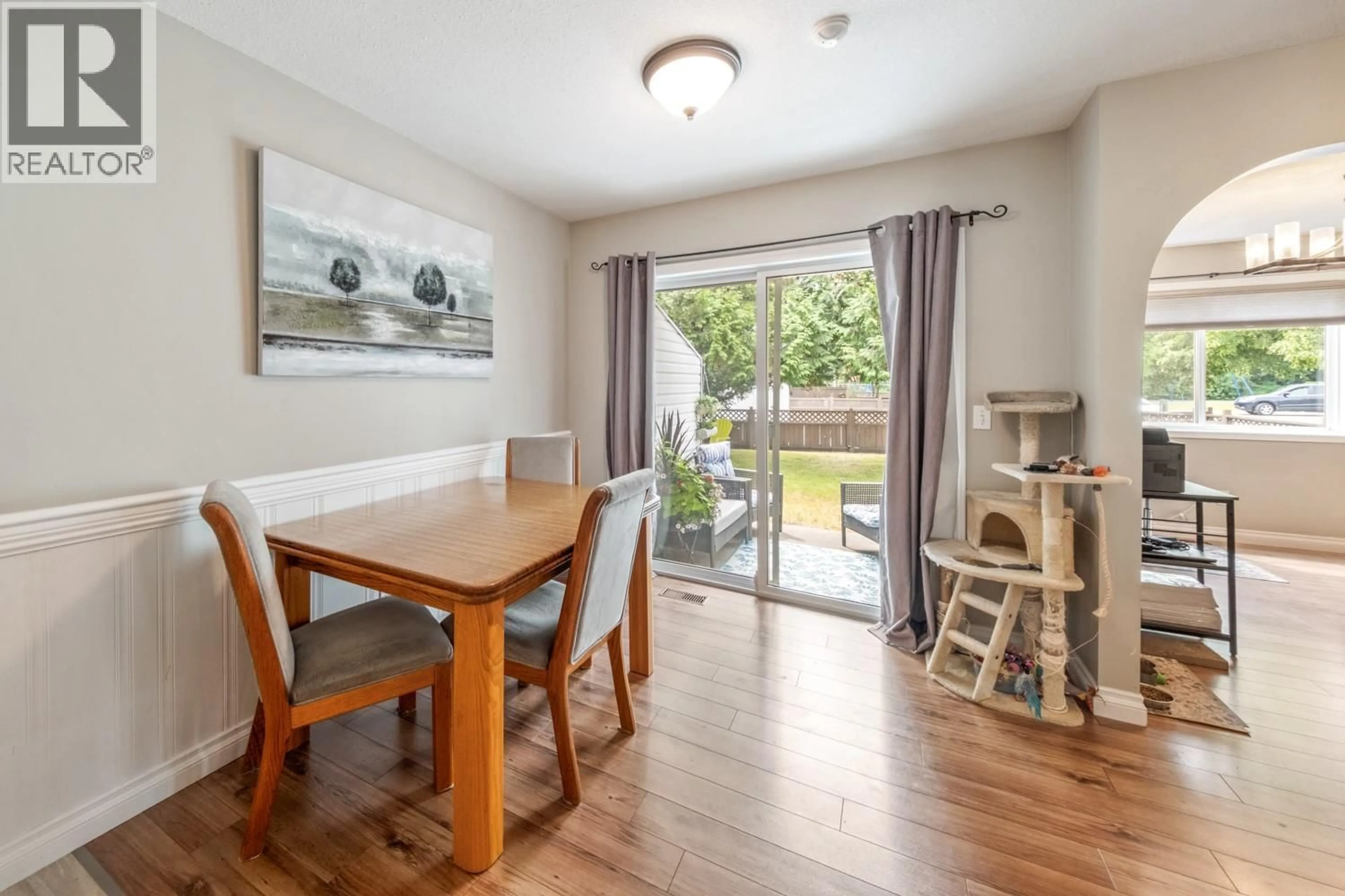 Dining room, wood/laminate floor for 16 - 1801 53 AVENUE, Vernon British Columbia V1T4E7
