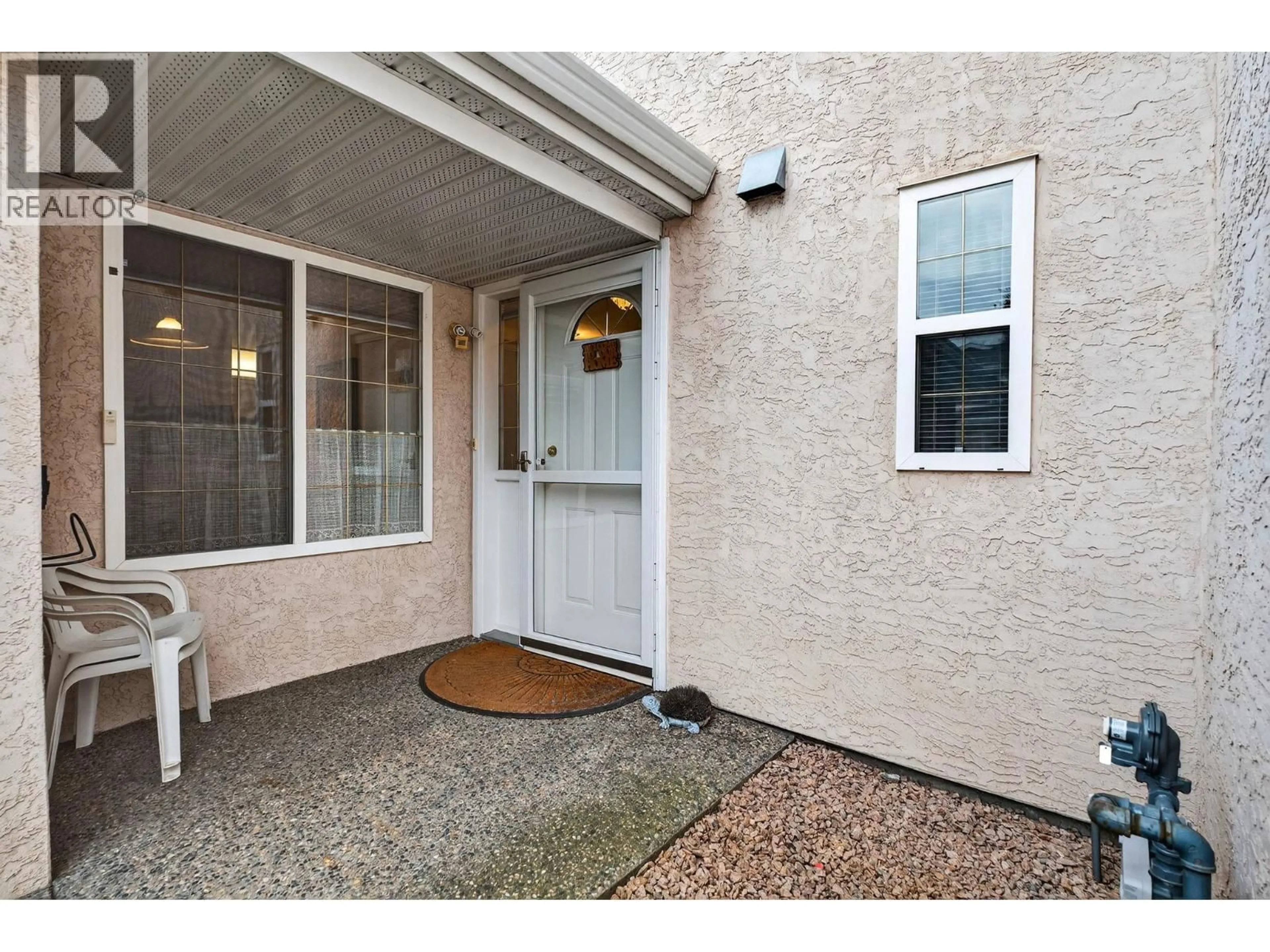 Indoor entryway for 13 - 1800 PARKVIEW CRESCENT, Kelowna British Columbia V1X7G6