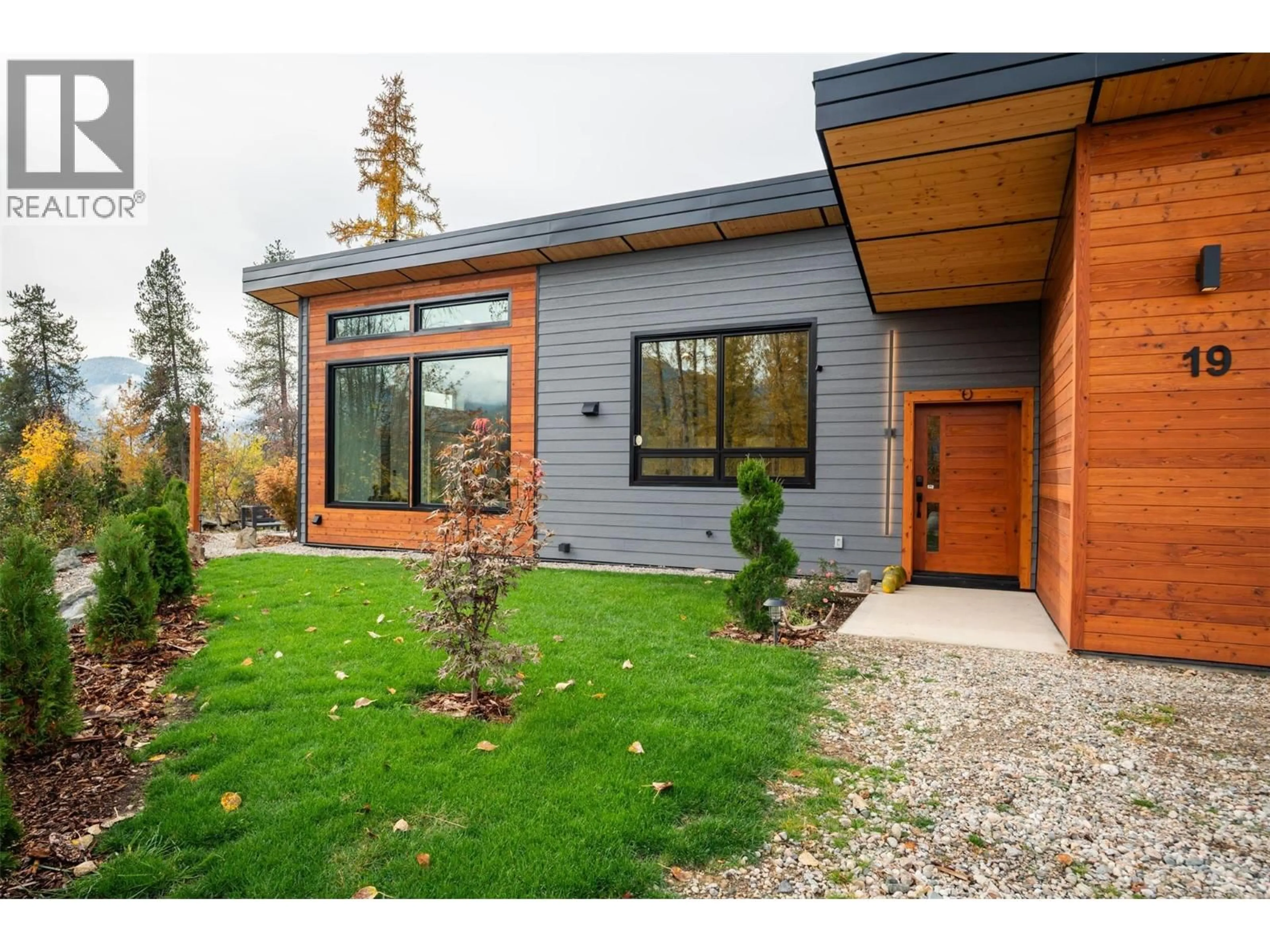 Home with brick exterior material, unknown for 19 MCKAY LANE, Fruitvale British Columbia V0G1L0