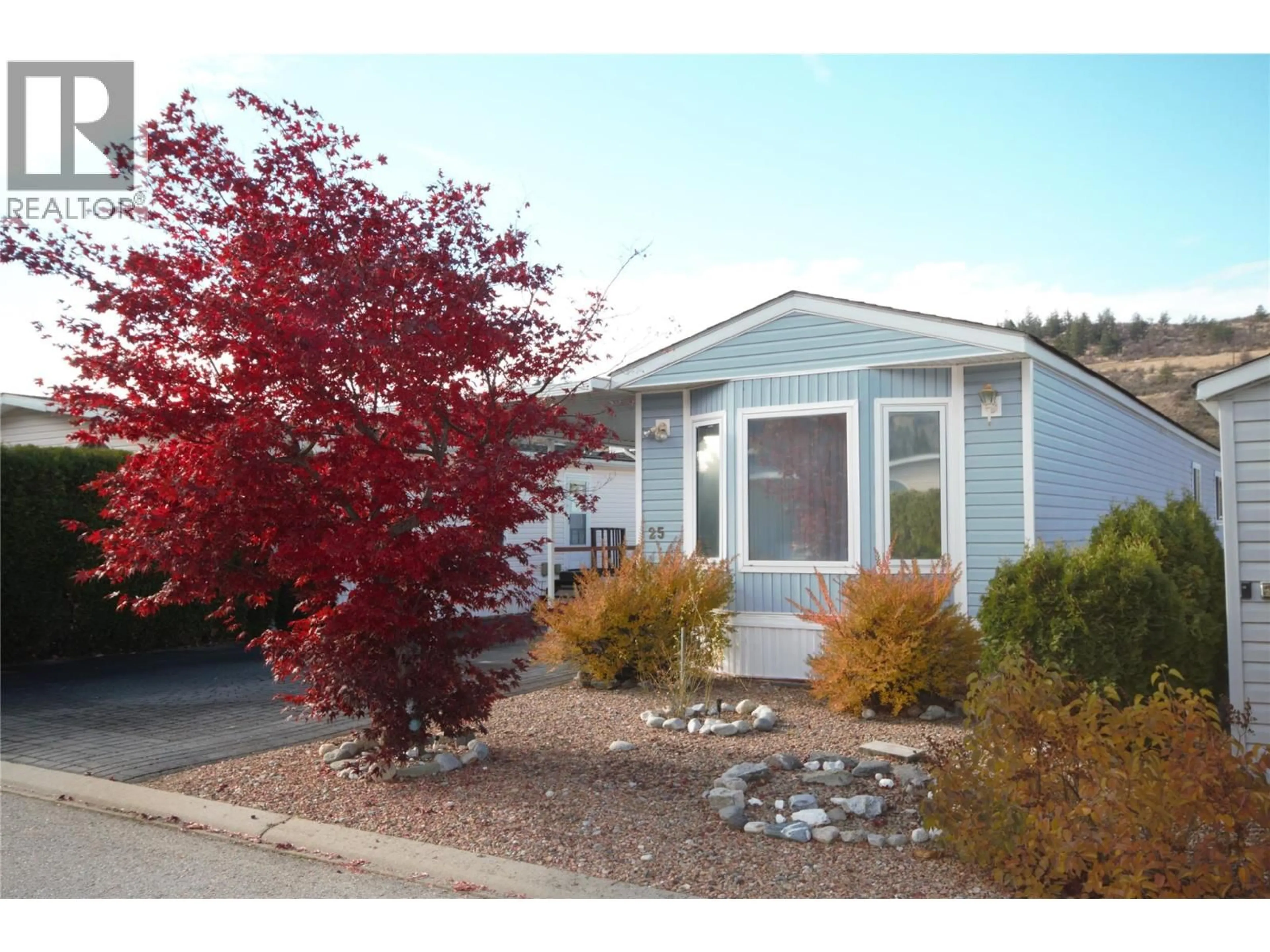 Home with vinyl exterior material, street for 25 - 8598 97 HIGHWAY, Oliver British Columbia V0H1T2