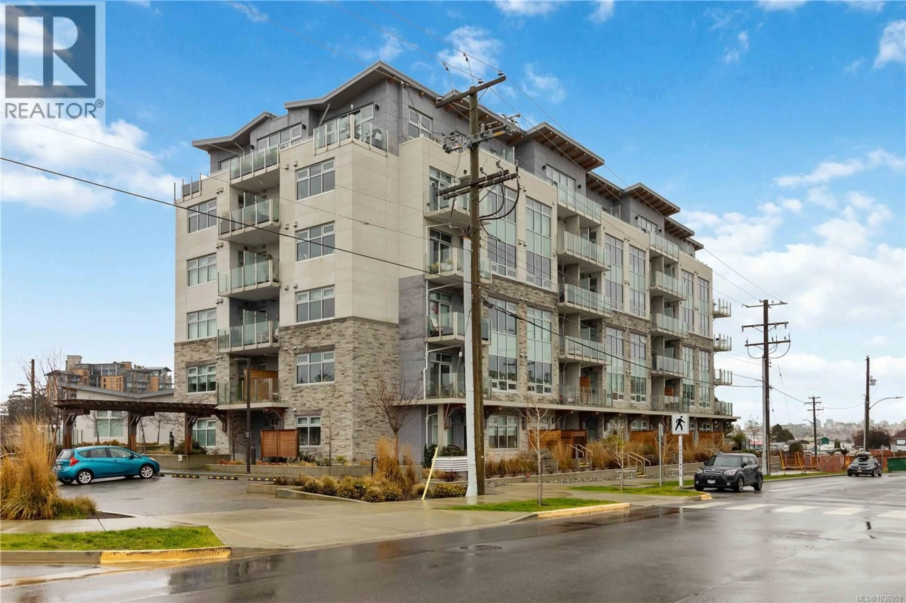 Unknown for 204 - 916 LYALL STREET, Esquimalt British Columbia V9A5E6