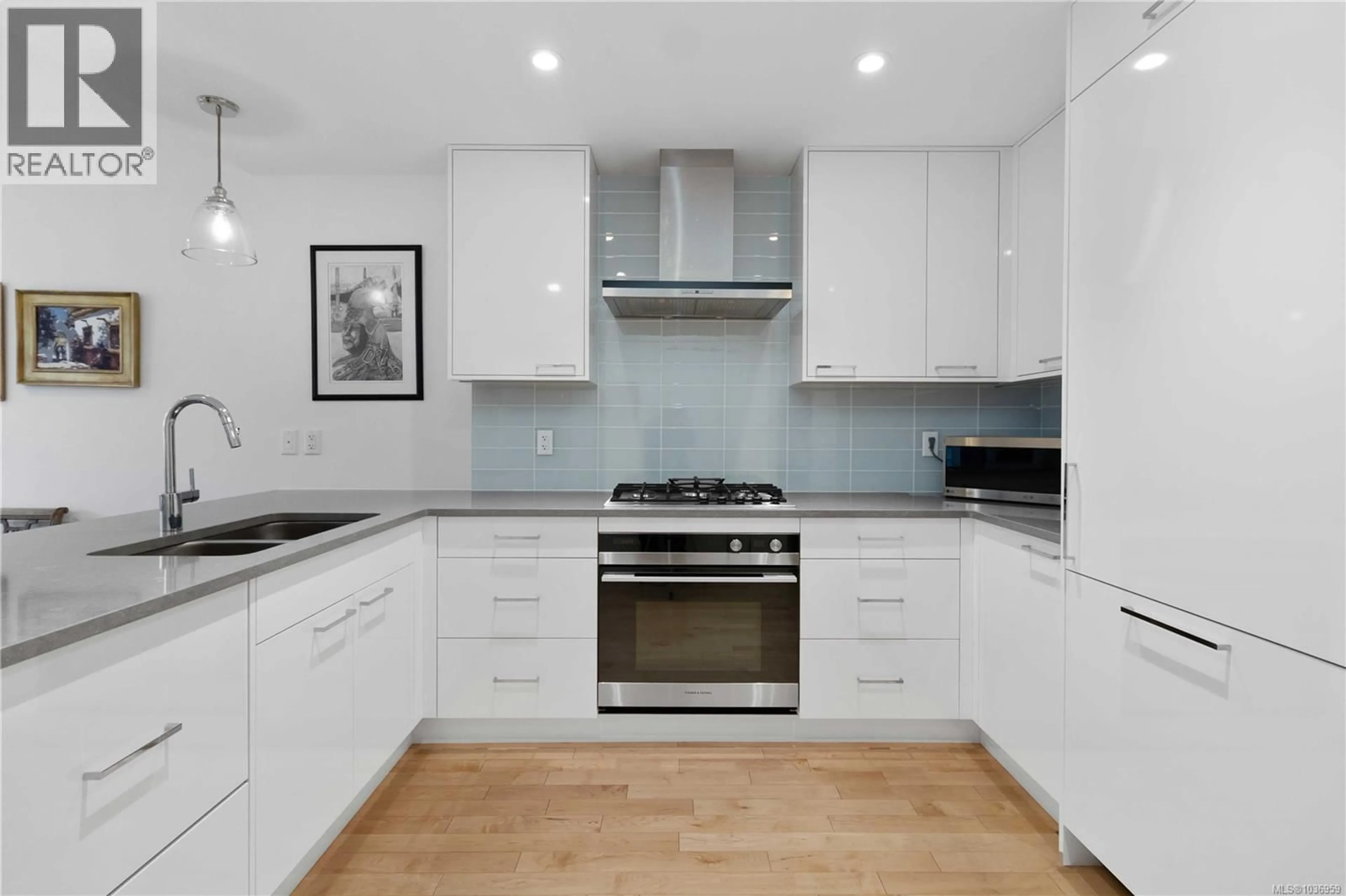 Contemporary kitchen, unknown for 204 - 916 LYALL STREET, Esquimalt British Columbia V9A5E6