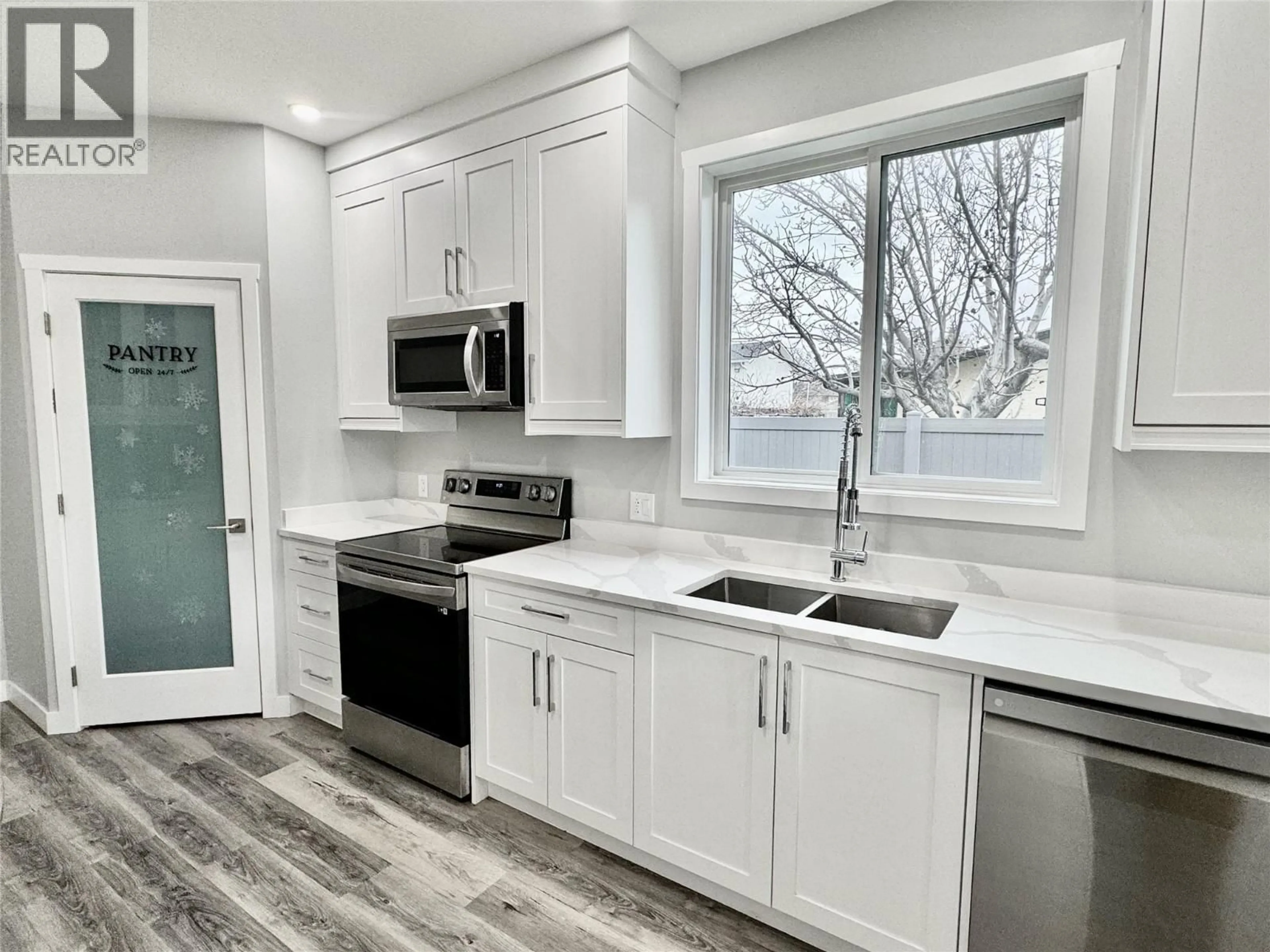 Open concept kitchen, unknown for 102 - 5830 OKANAGAN STREET, Oliver British Columbia V0H1T9