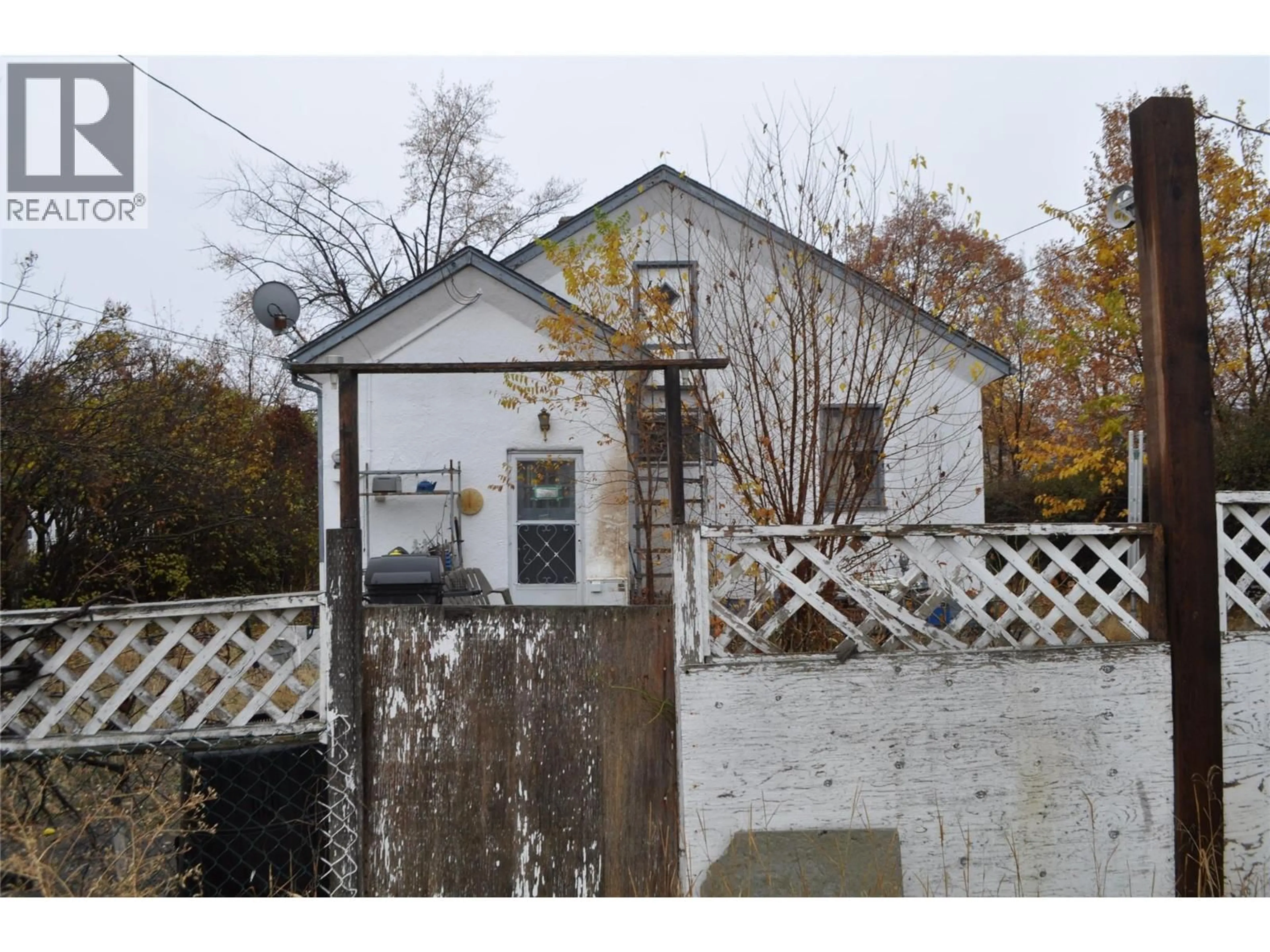 A pic from outside/outdoor area/front of a property/back of a property/a pic from drone, building for 8510 72 AVENUE, Osoyoos British Columbia V0H1V0