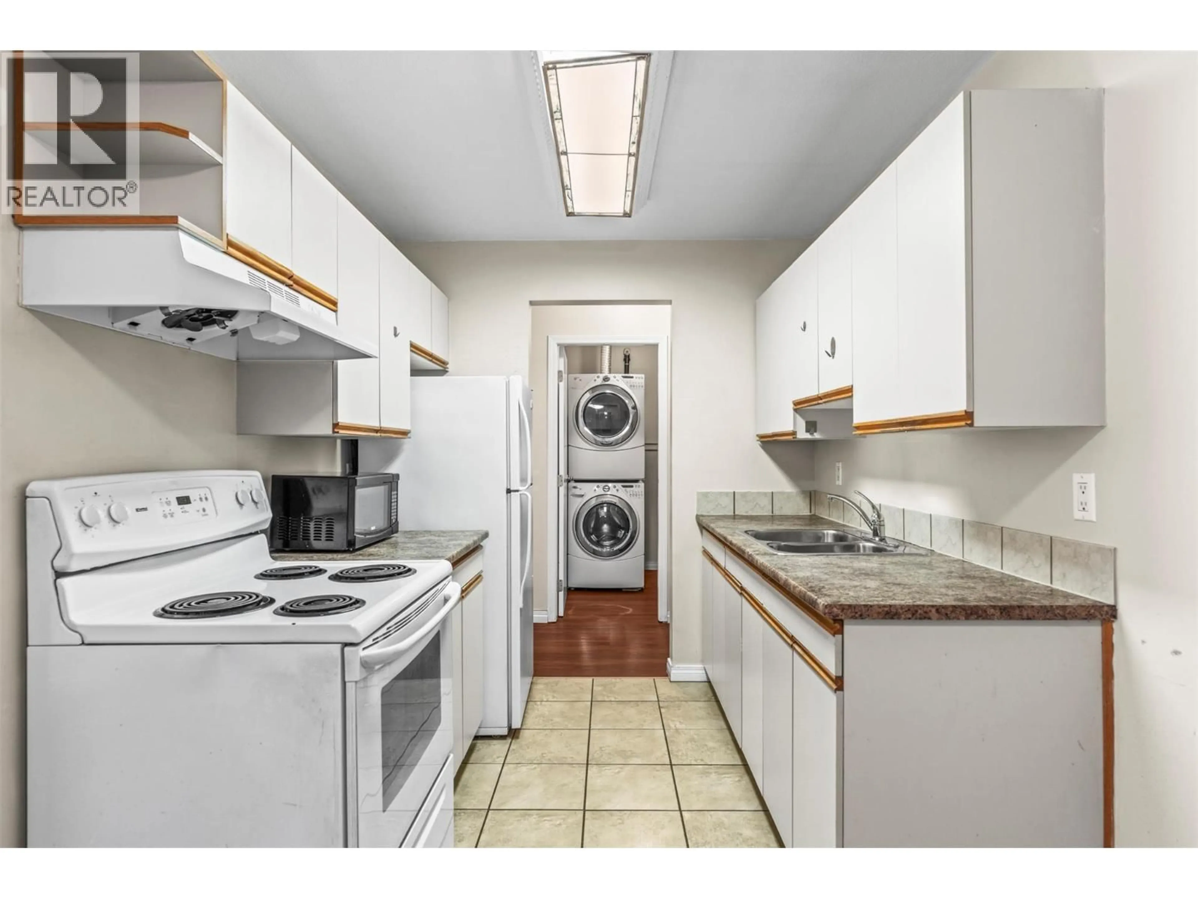 Standard kitchen, unknown for 205 - 3800 28A STREET, Vernon British Columbia V1T9K8