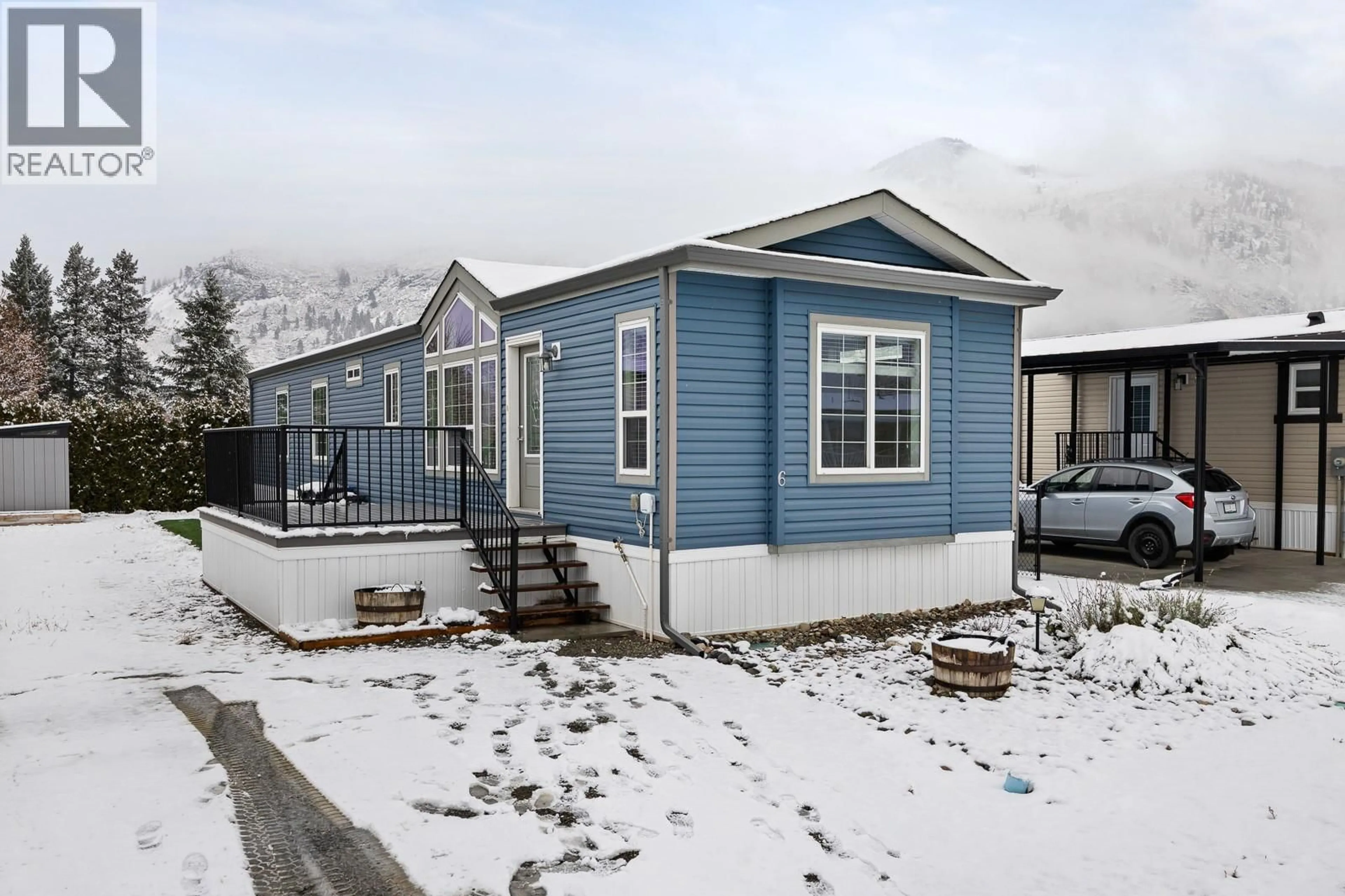 Home with vinyl exterior material, street for 6 - 1118 MIDDLE BENCH ROAD, Keremeos British Columbia V0X1N2